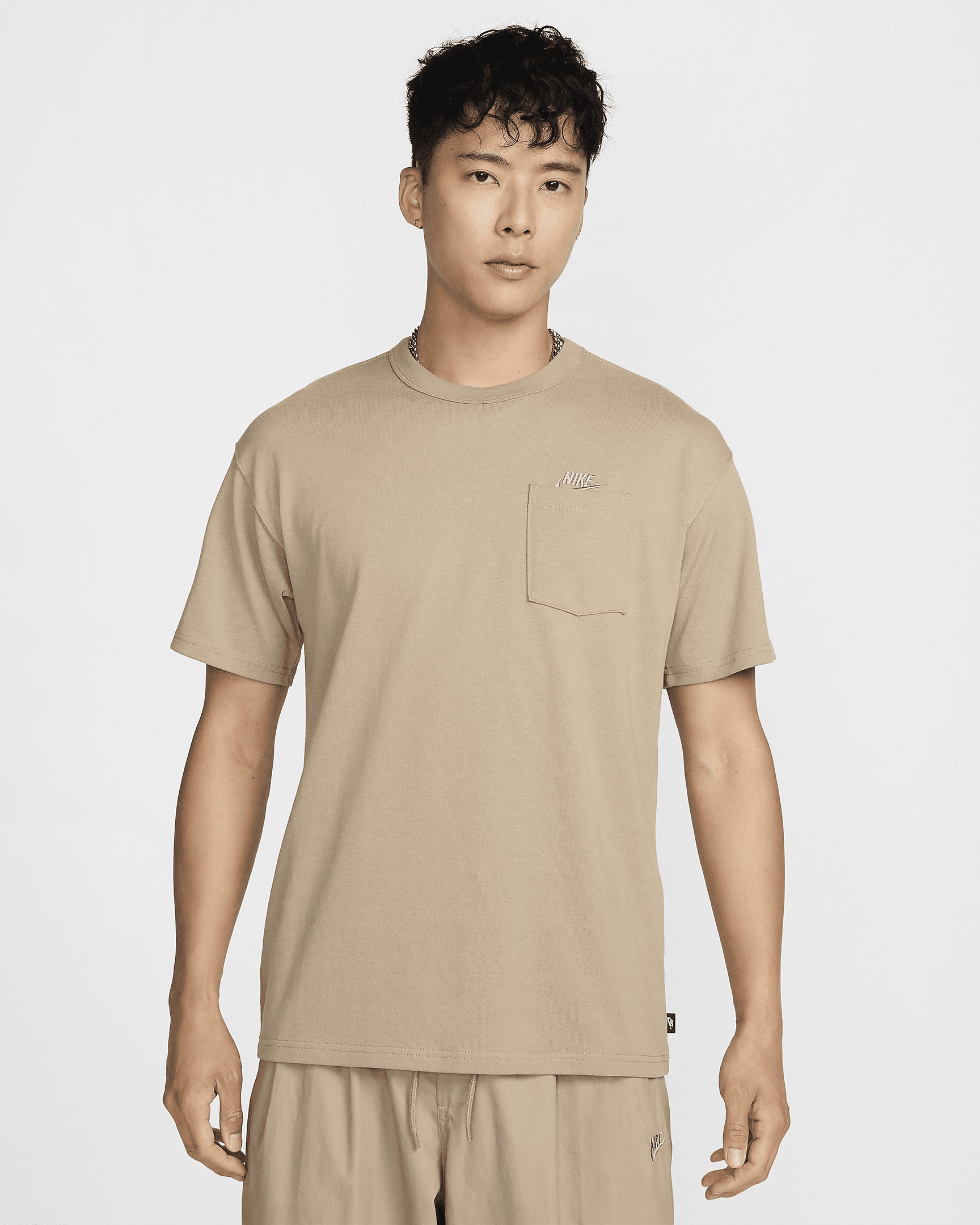 Nike Sportswear Premium Essentials Men's Pocket T-Shirt - 1