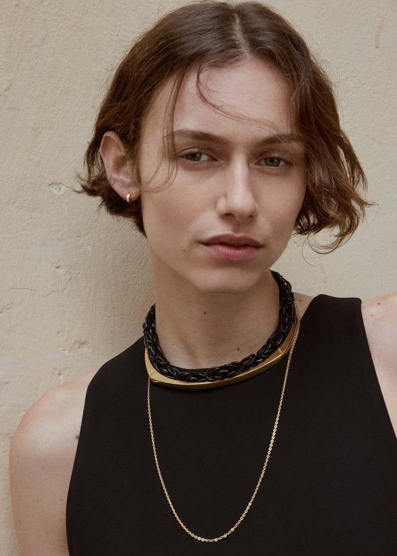 TOTEME Byzantine collar black/gold outlook