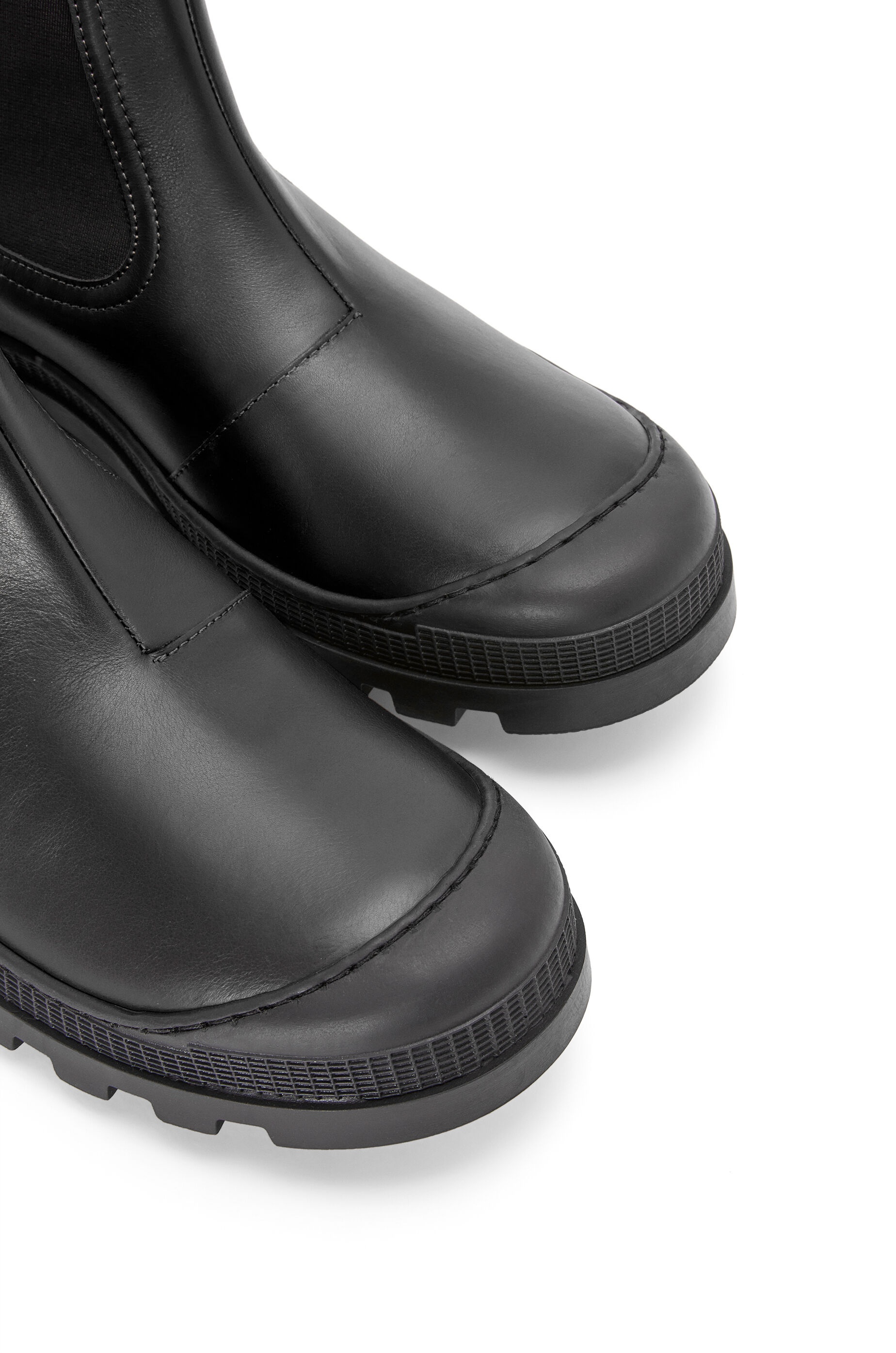 Chelsea boot in calfskin - 5