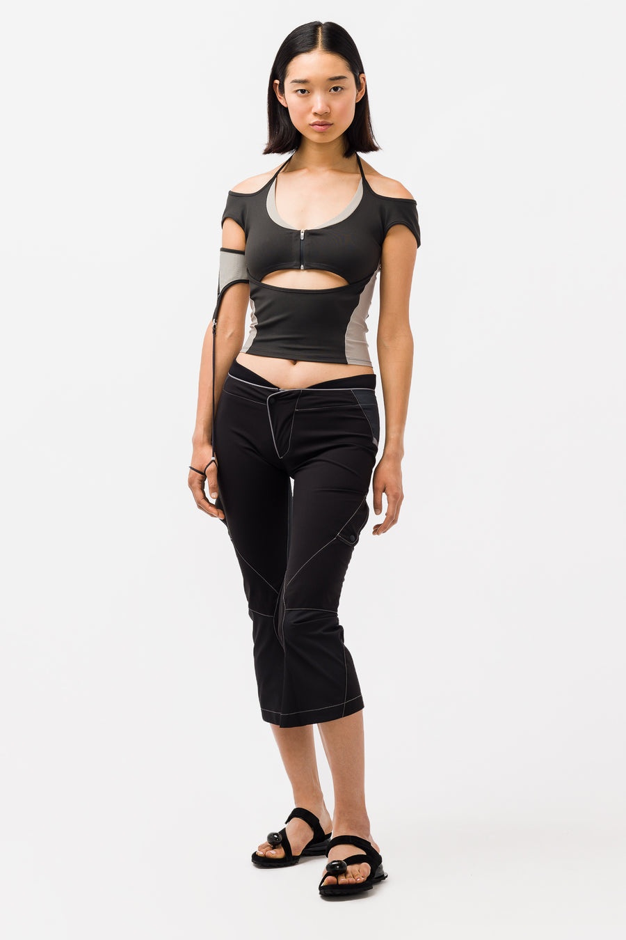 Lowrise Cropped Pants in Black - 2