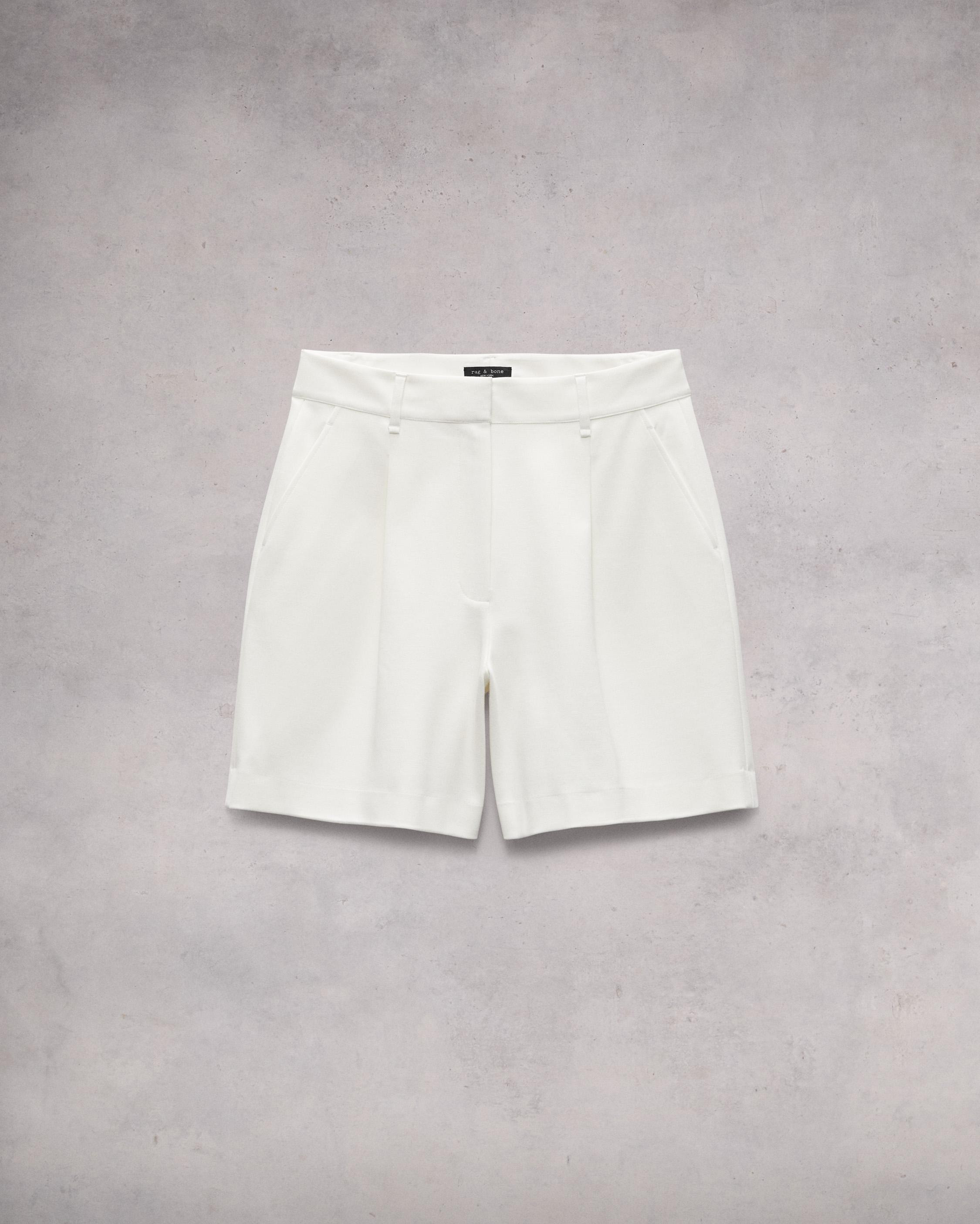 Irina Ponte 12.5" Short
Slim Fit - 1