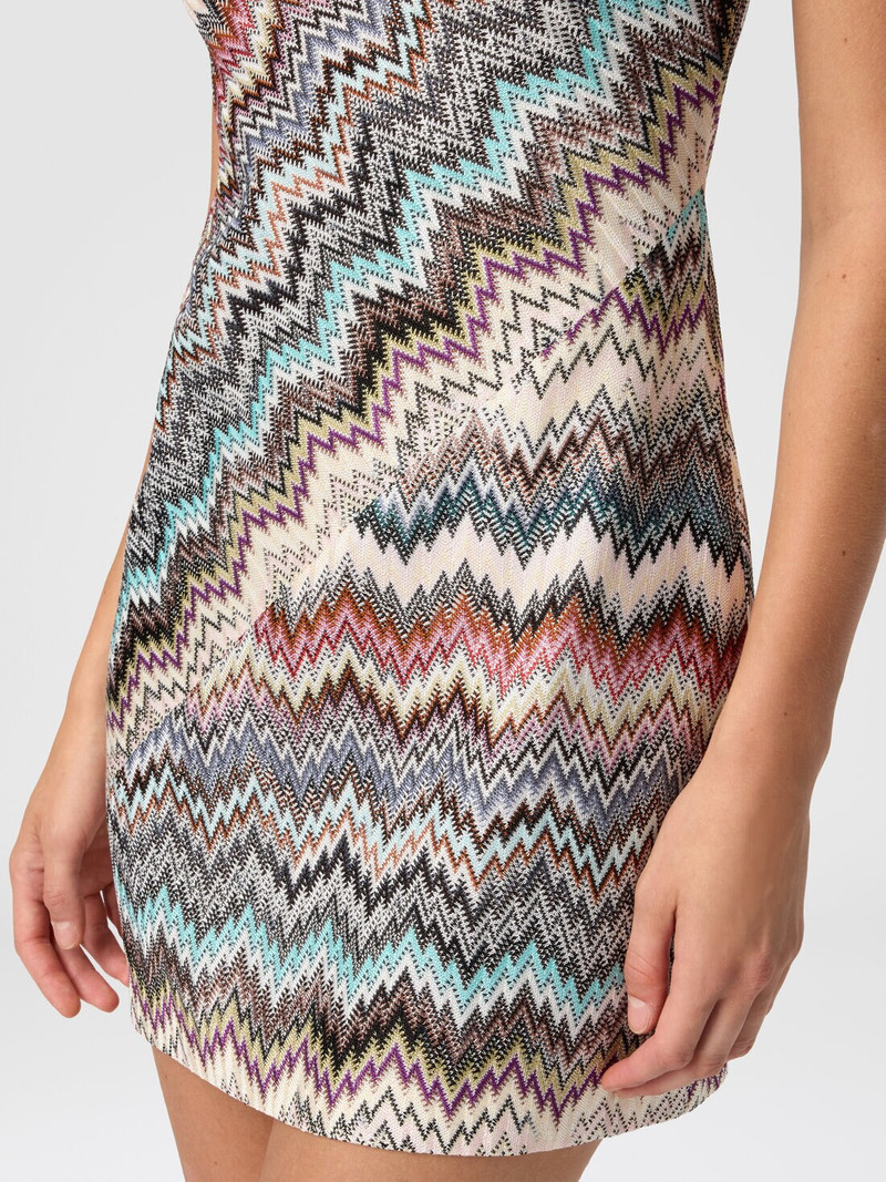 Mini dress with halter neckline and raschel detailing 5