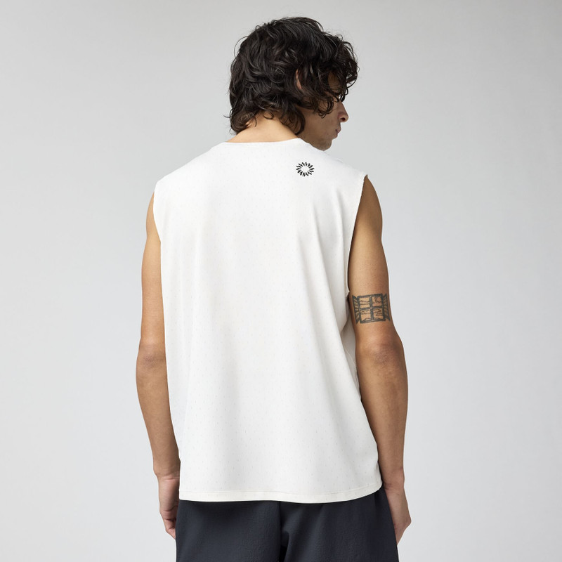 BROOKS Movement Muscle Tank outlook