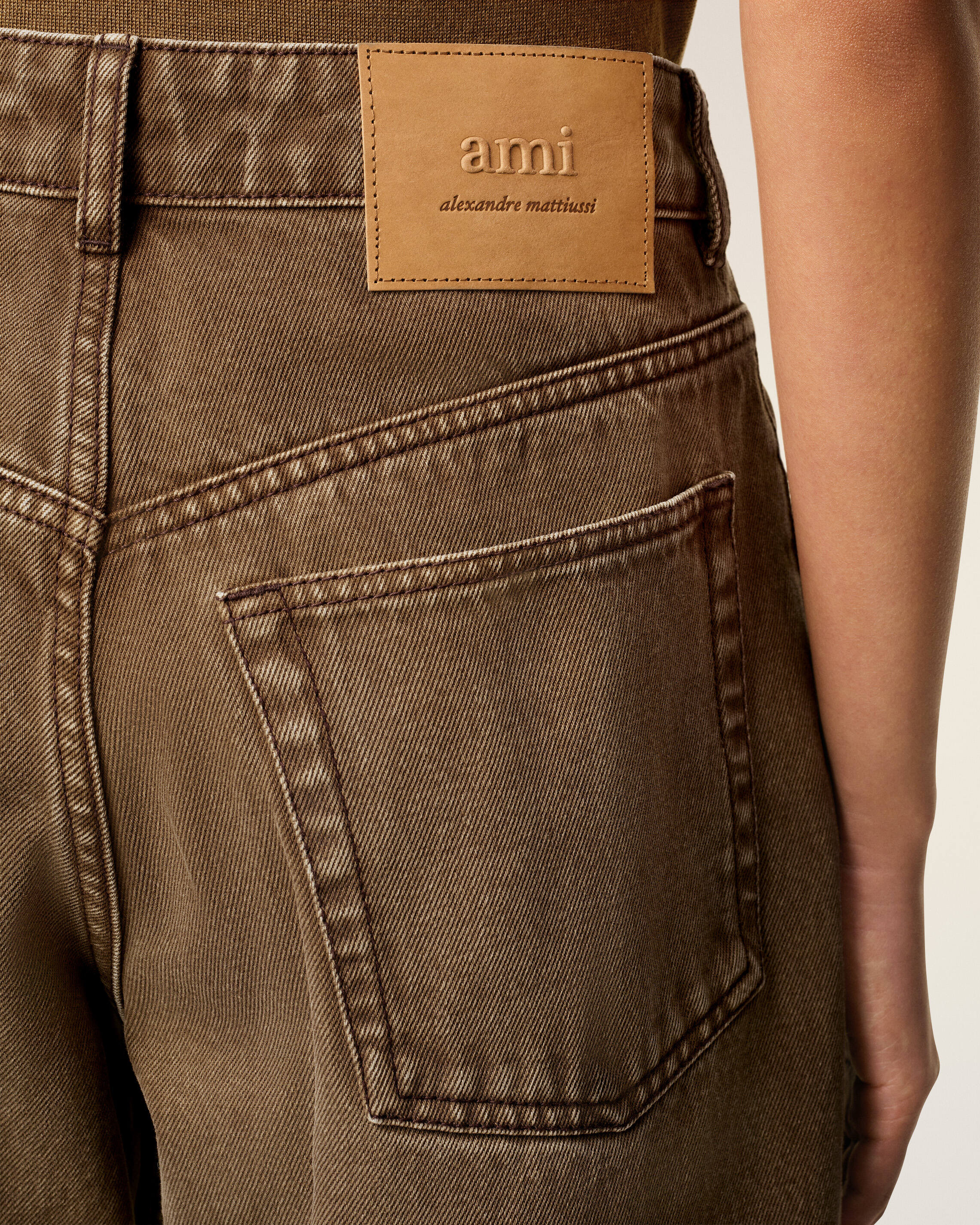 BROWN COTTON LARGE FIT JEANS - 5