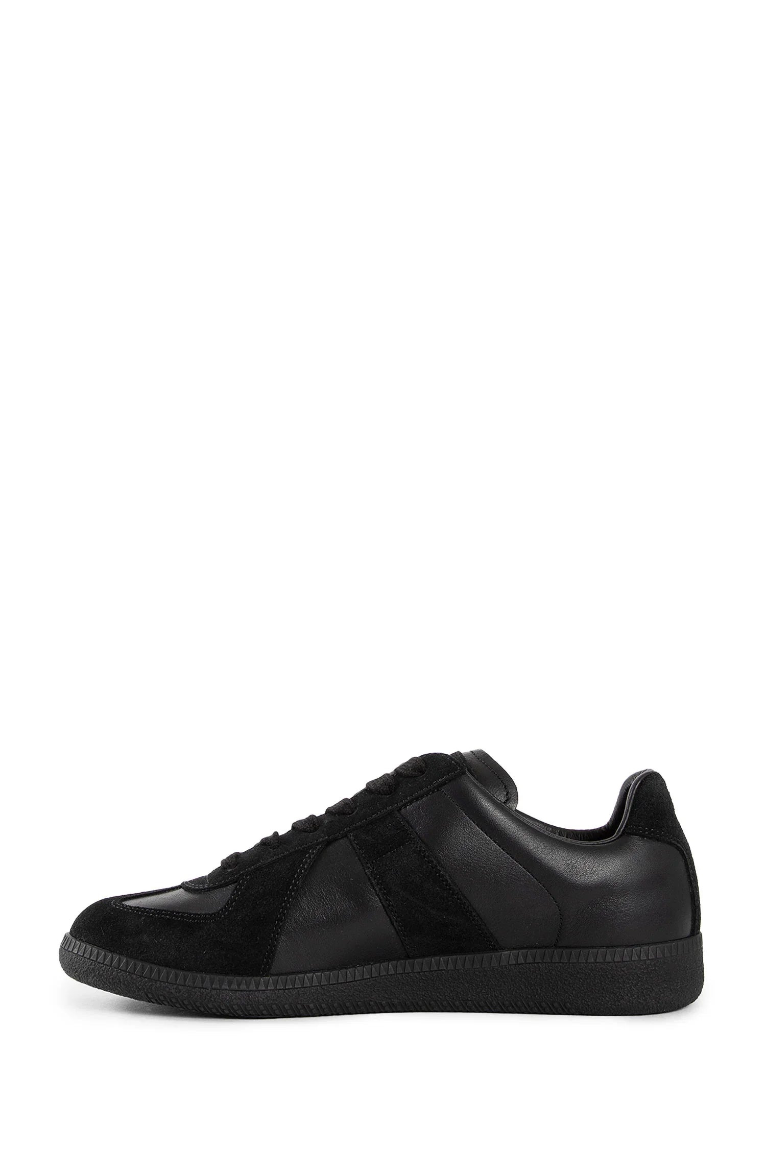 Low-Top-Replica-Sneakers - 4