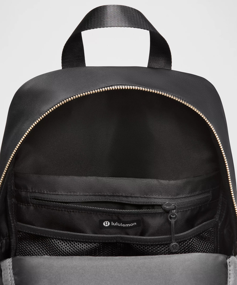 Everywhere Backpack Small 11.5L *Metal Hardware 5