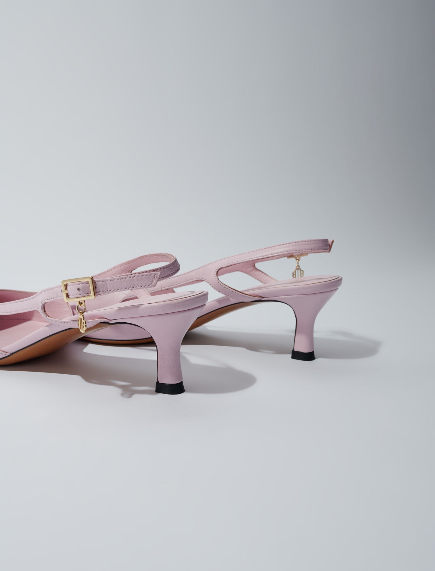 Pointed leather pumps - 4