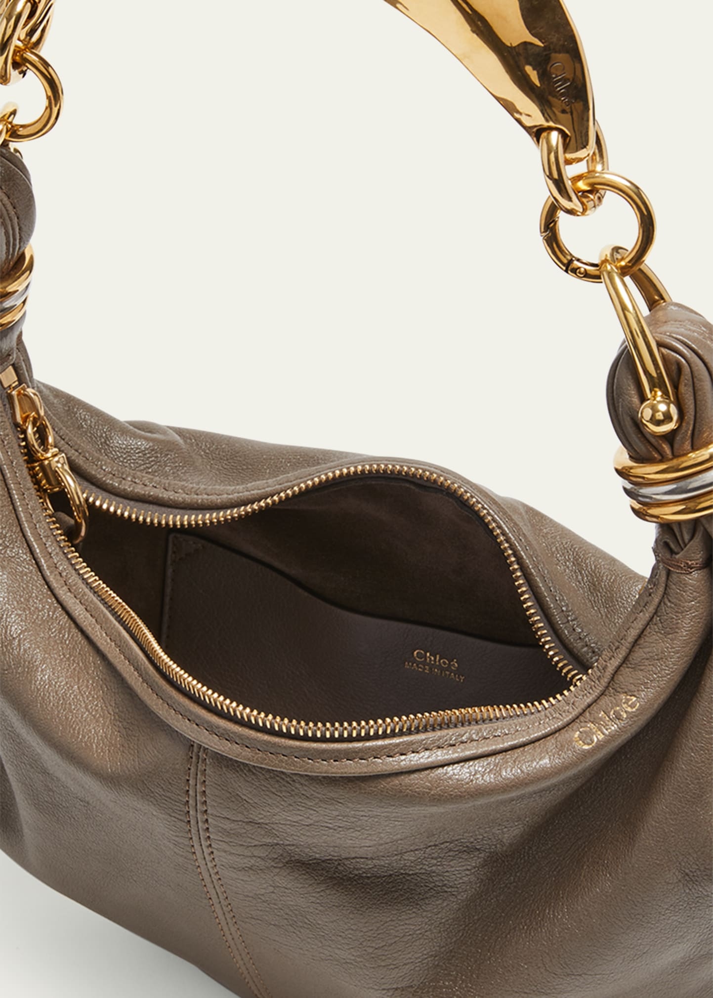 Bracelet Banana Shoulder Bag in Buffalo Leather - 3