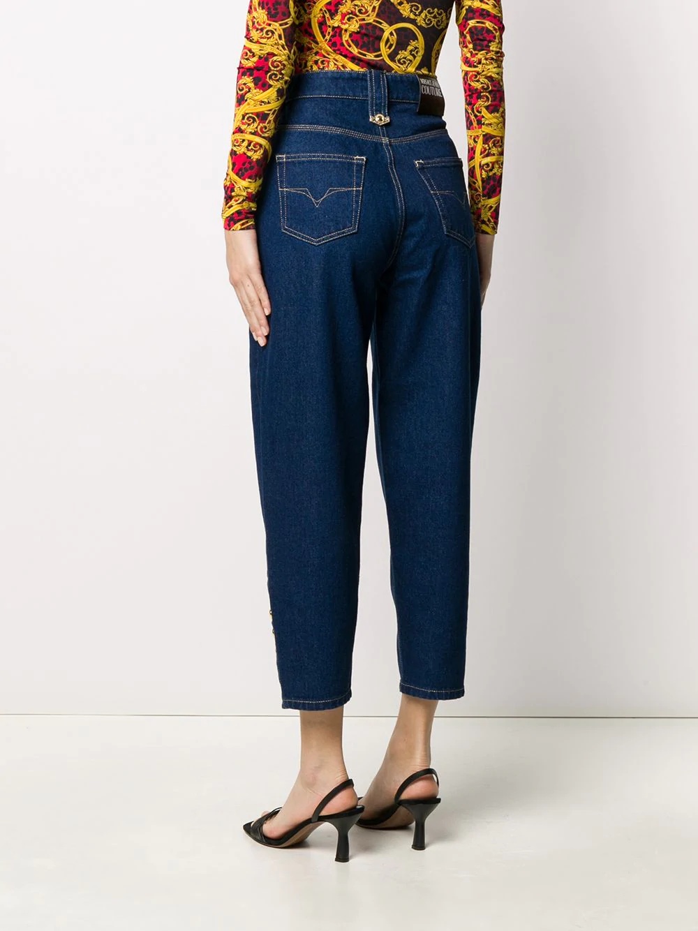 cropped button hem jeans - 4