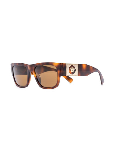 VERSACE tortoiseshell-effect rectangle sunglasses outlook