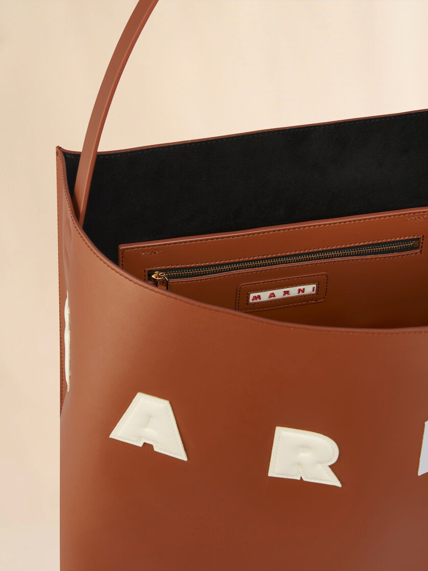 BROWN AND WHITE LEATHER MUSEO HOBO BAG WITH PATCHES - 4