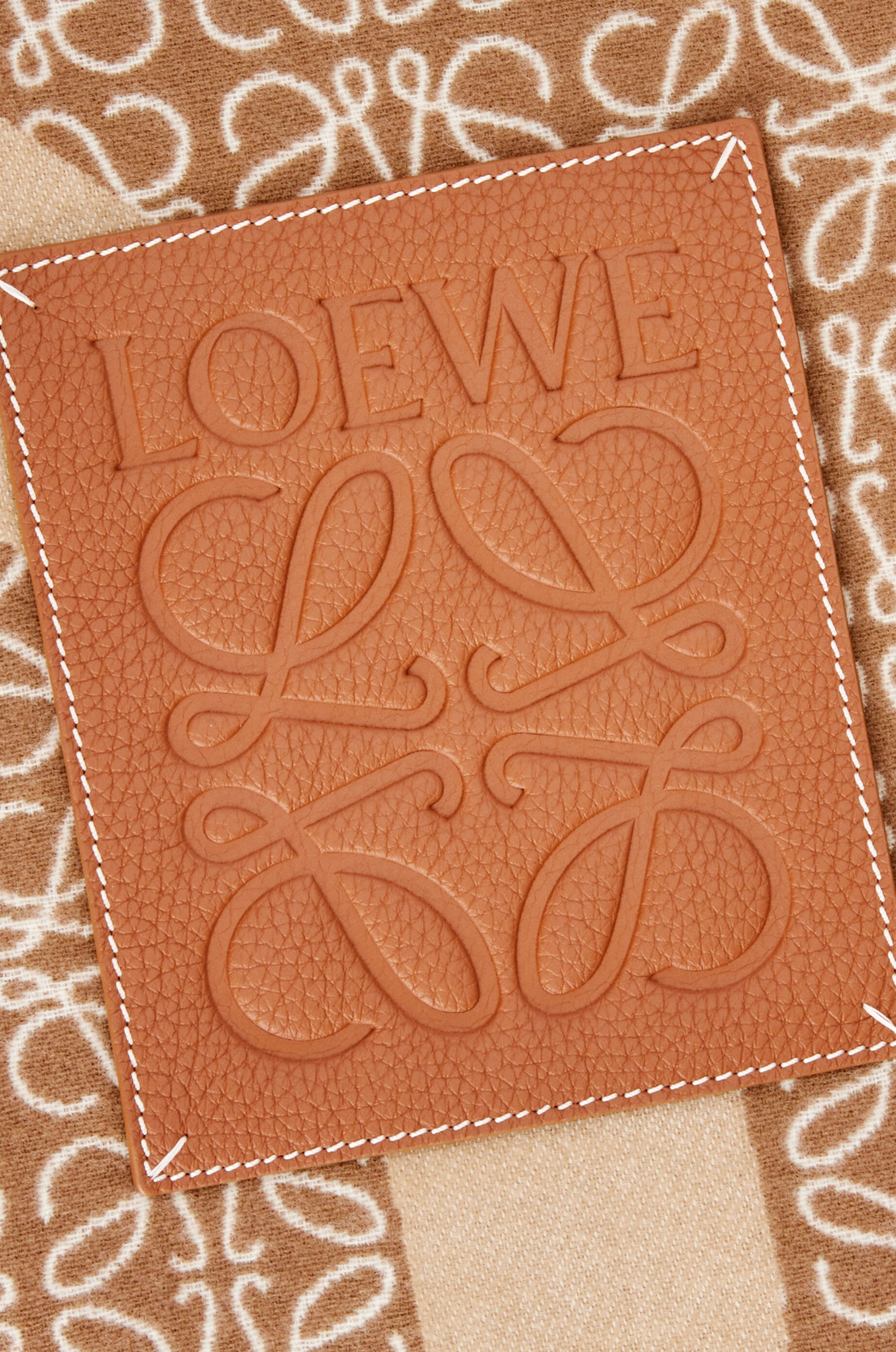 Anagram blanket in wool - 4