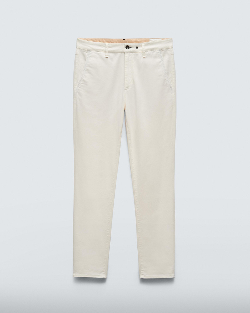 Fit 2 Stretch Twill Chino
Slim Fit 1