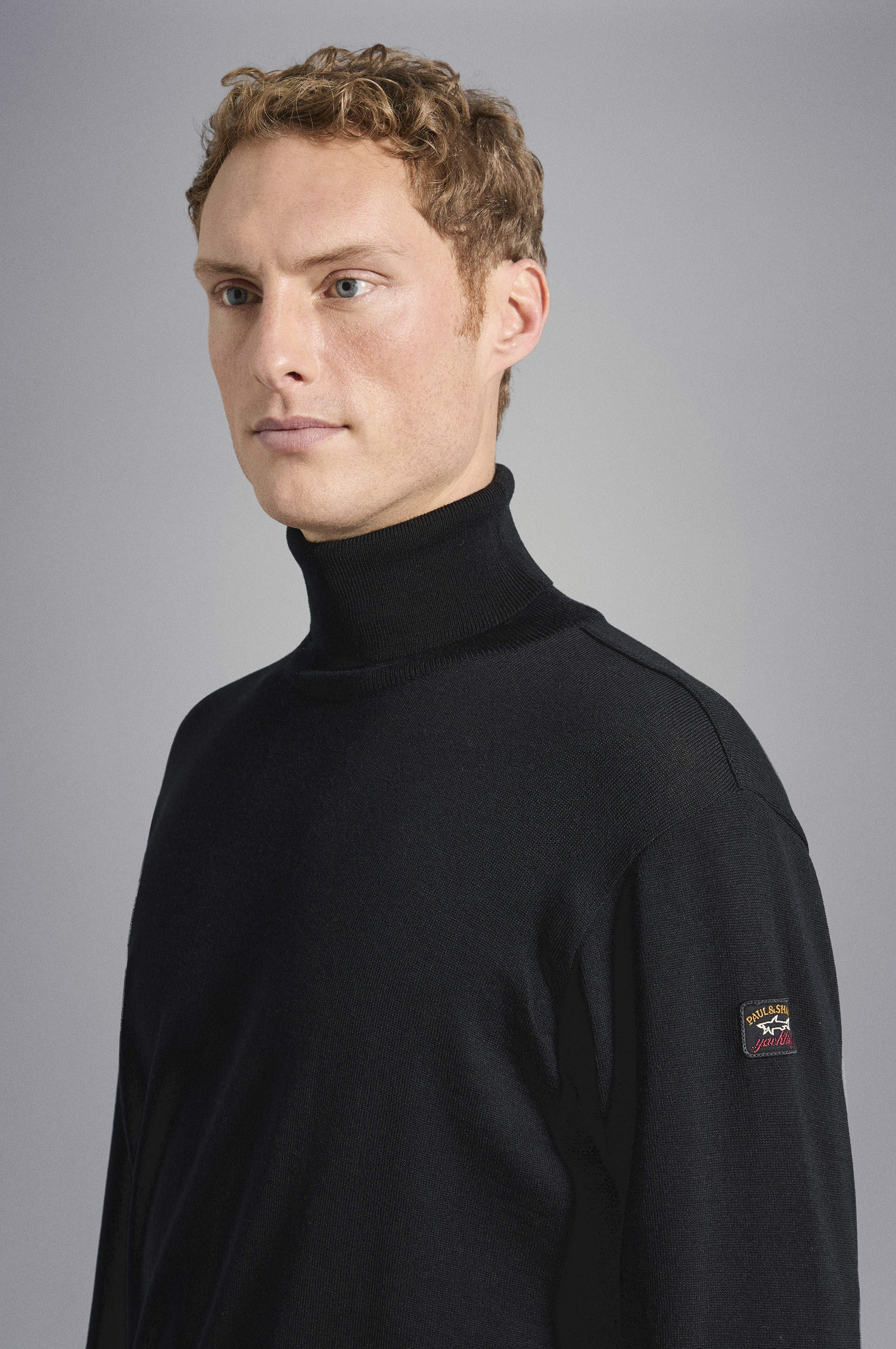 MERINO WOOL TURTLENECK WITH ICONIC BADGE - 4
