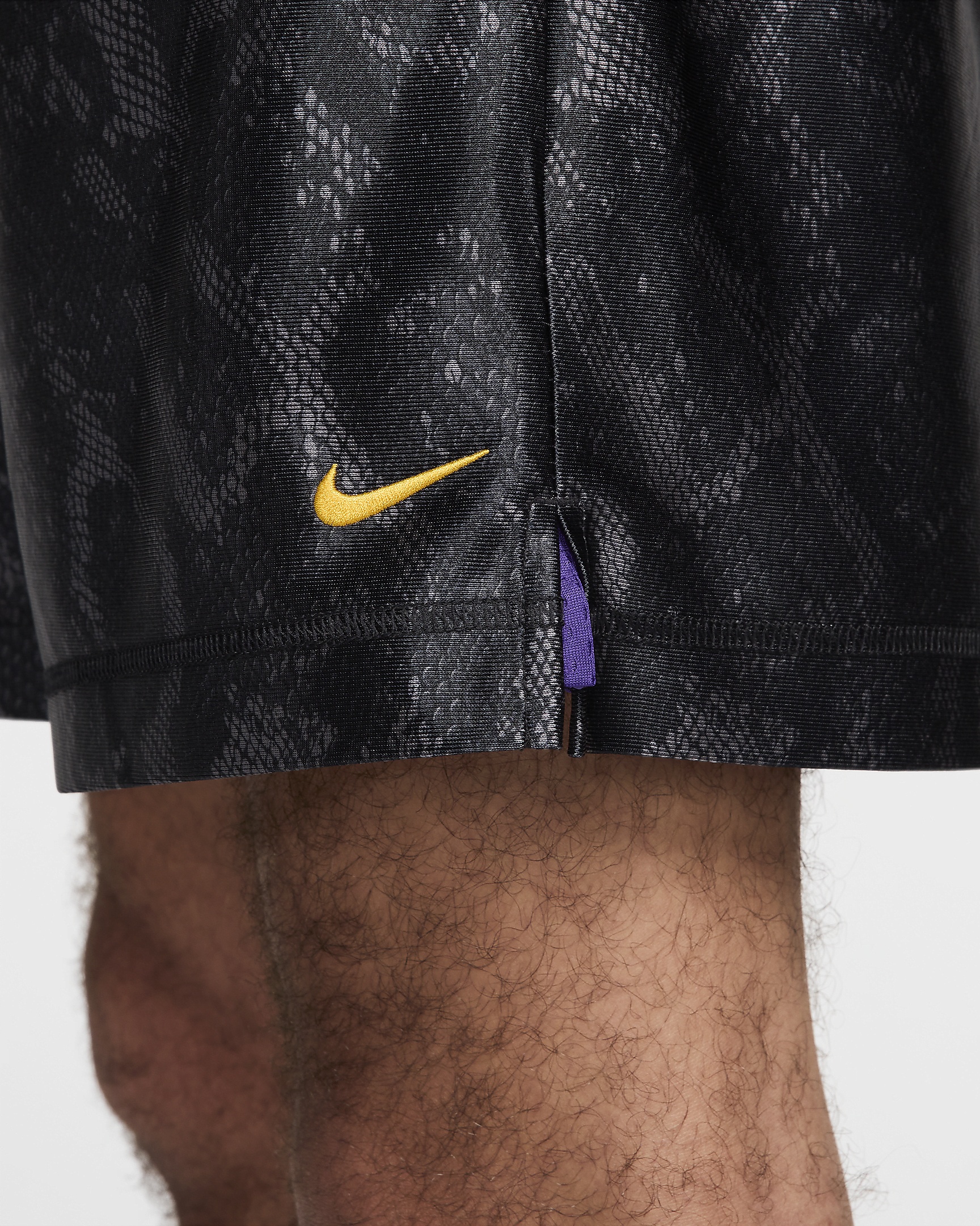 Kobe Men's 6" Dri-FIT Standard Issue Reversible Basketball Shorts - 6