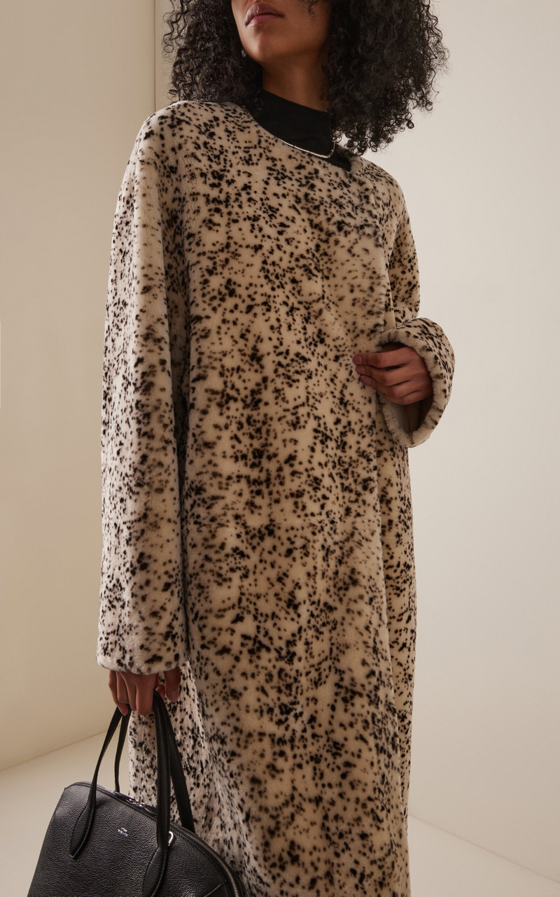 Totême Shearling Coat black/white outlook