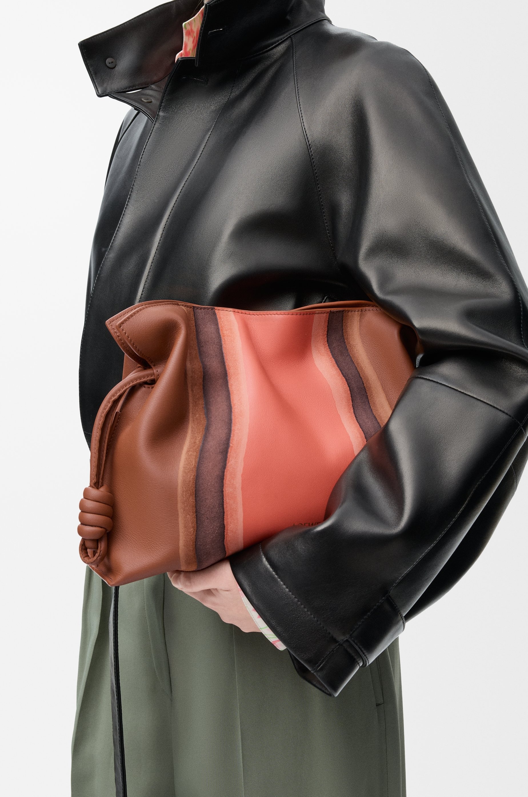 Medium Flamenco clutch in nappa calfskin - 2