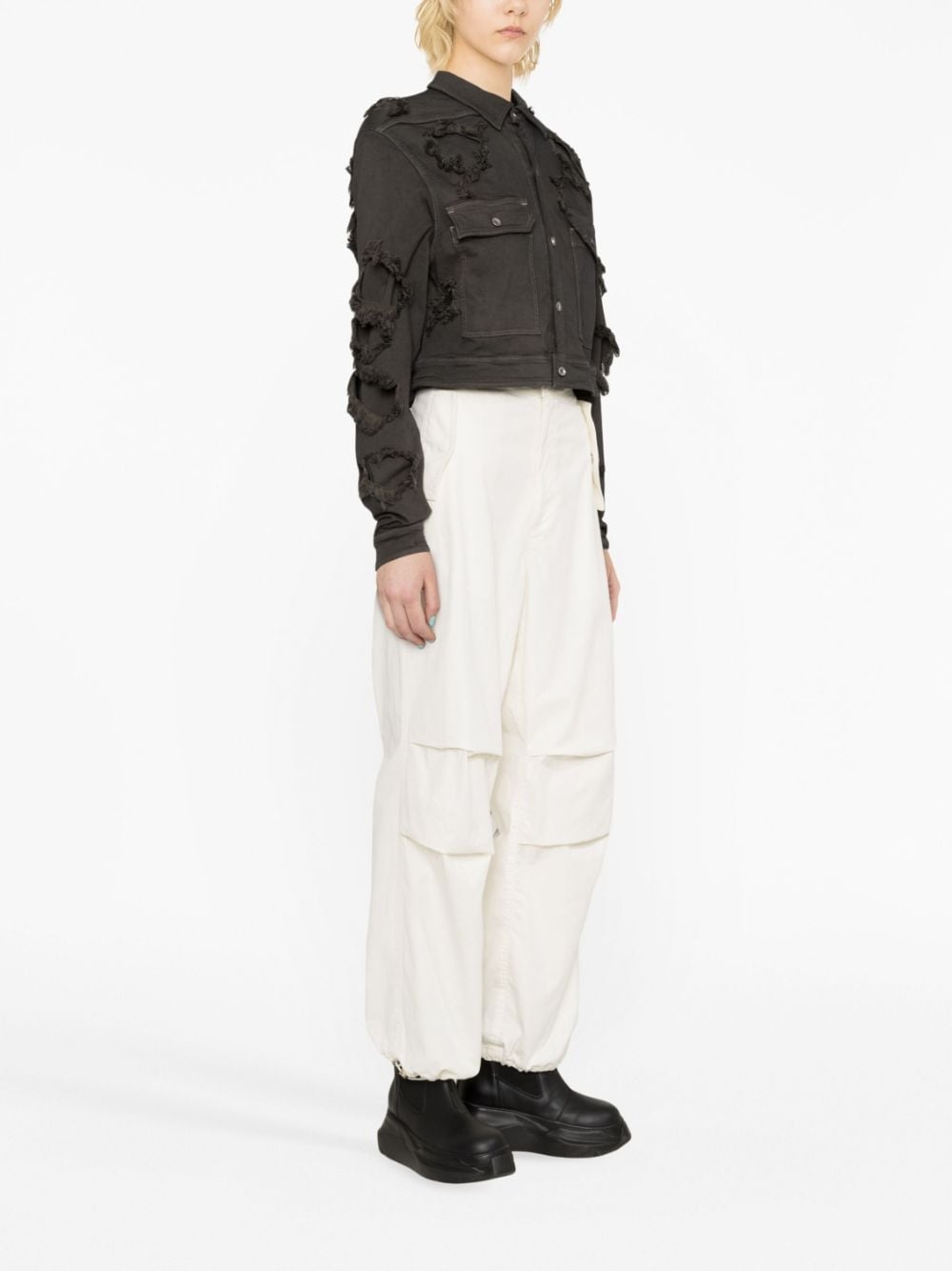 distressed-effect cropped denim jacket - 4