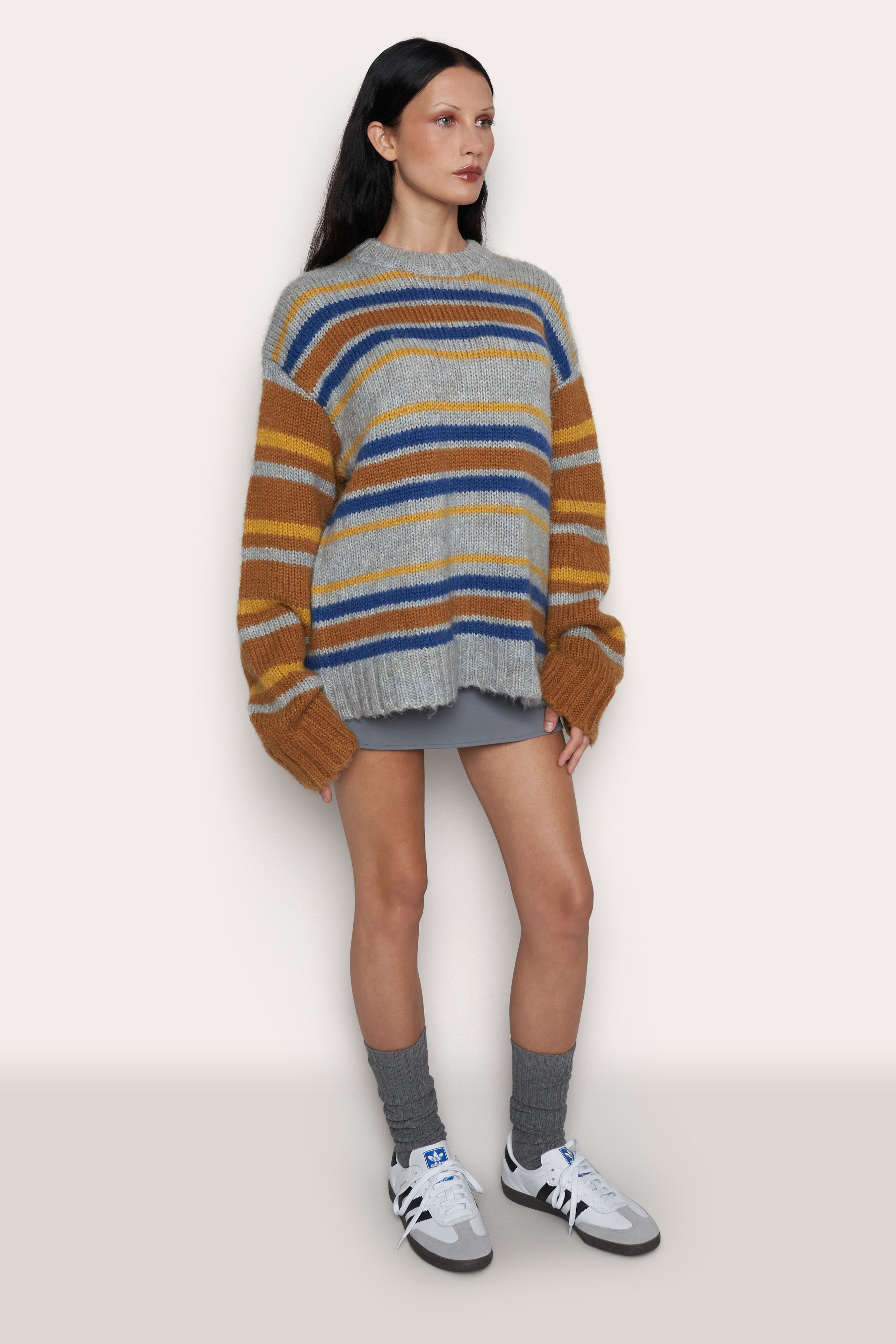 OVERSIZED CREWNECK - 8
