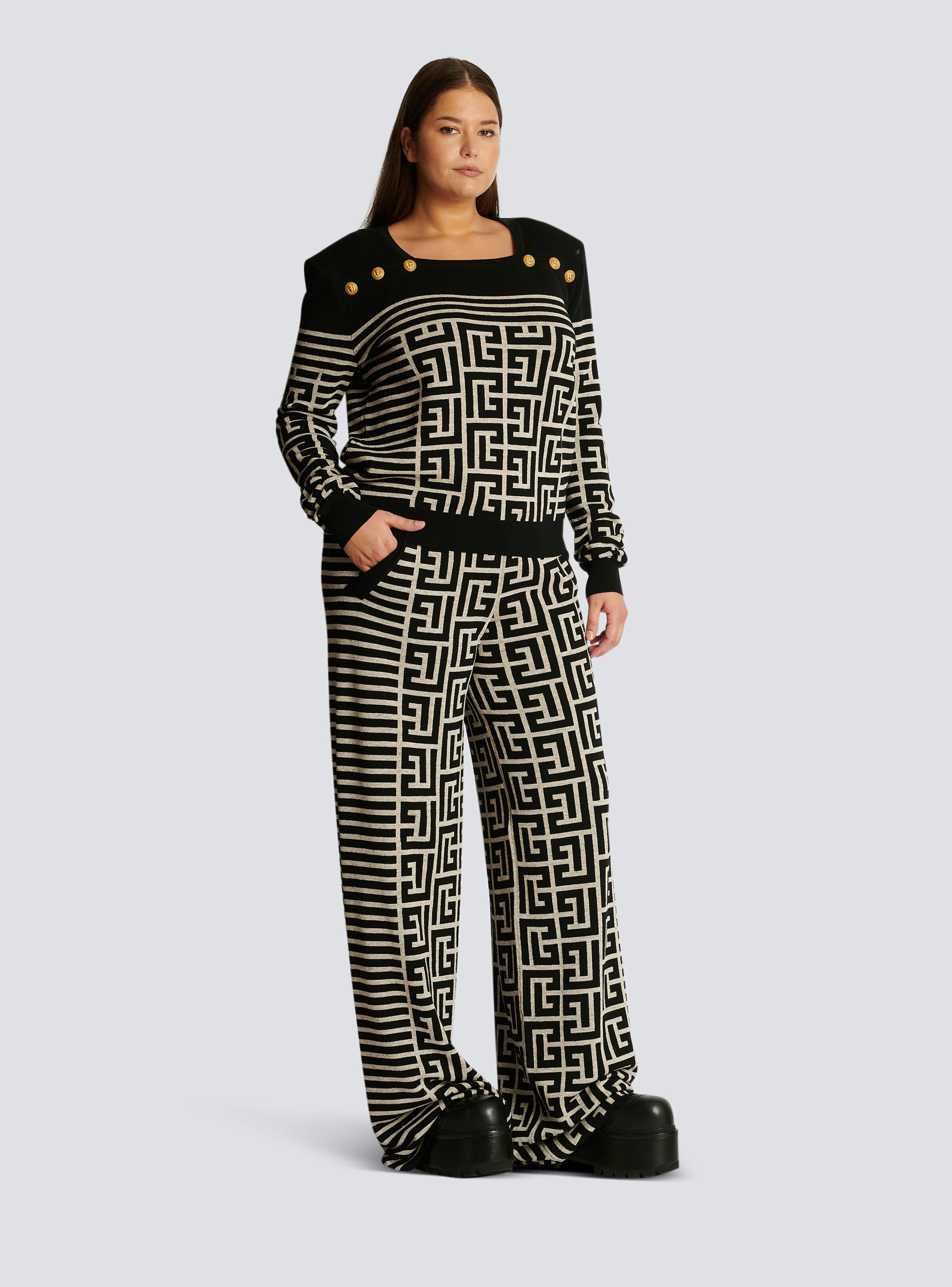 Monogrammed striped wool sweater - 8