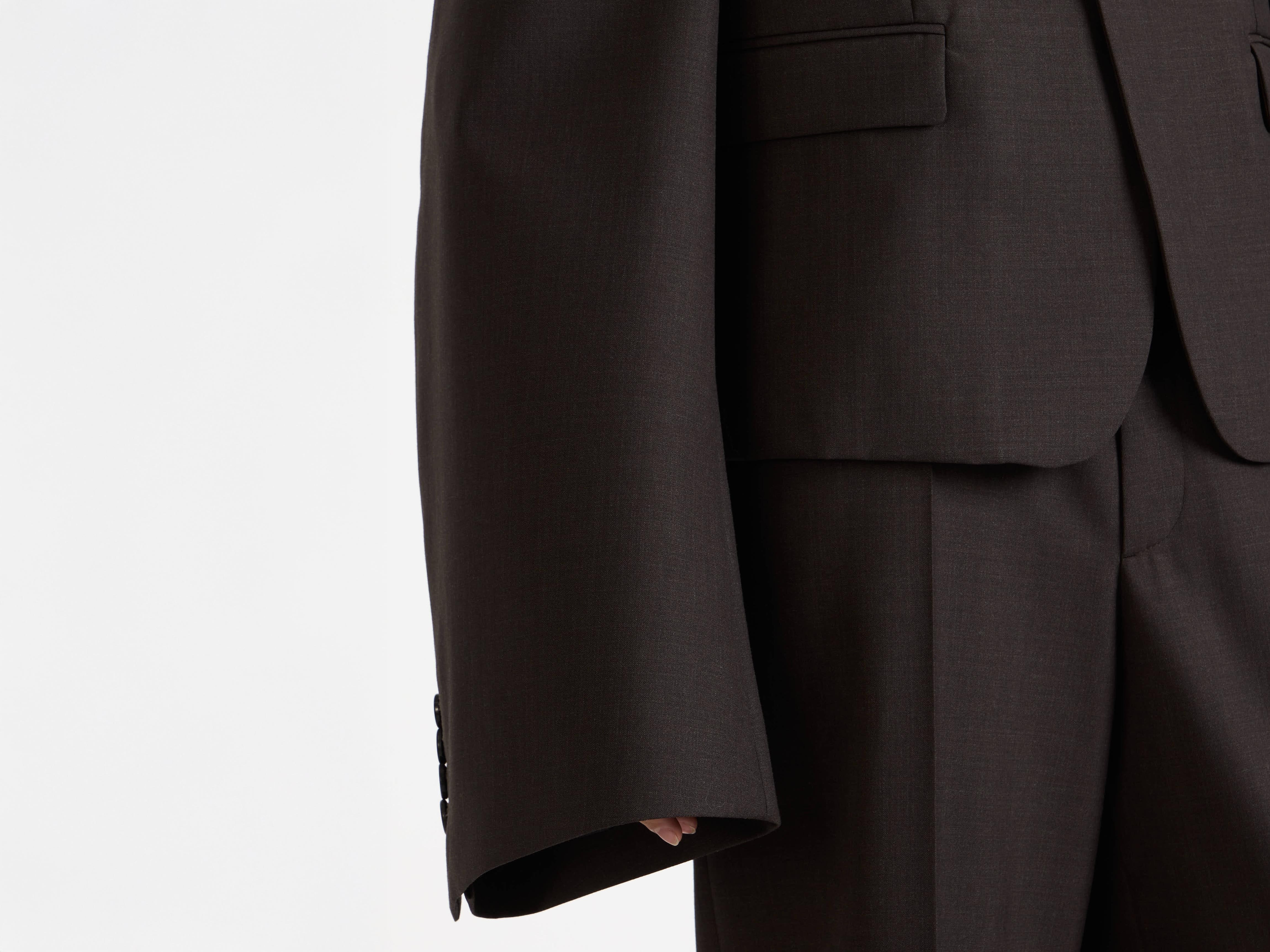 TAILORED BELL SLEEVE JACKET IN CHOCOLATE BROWN - 9