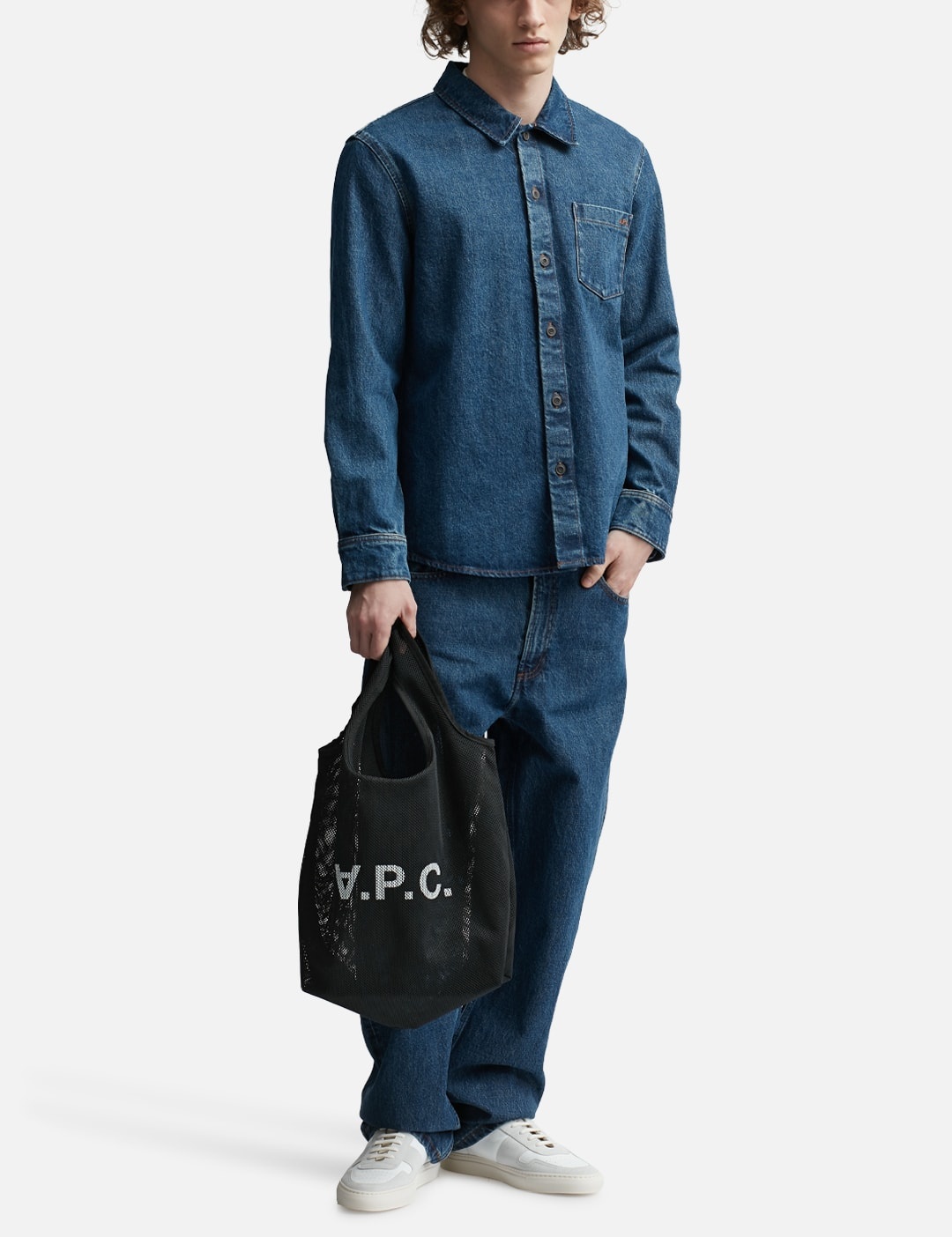 A.P.C. REBOUND SHOPPING BAG | hbx | REVERSIBLE
