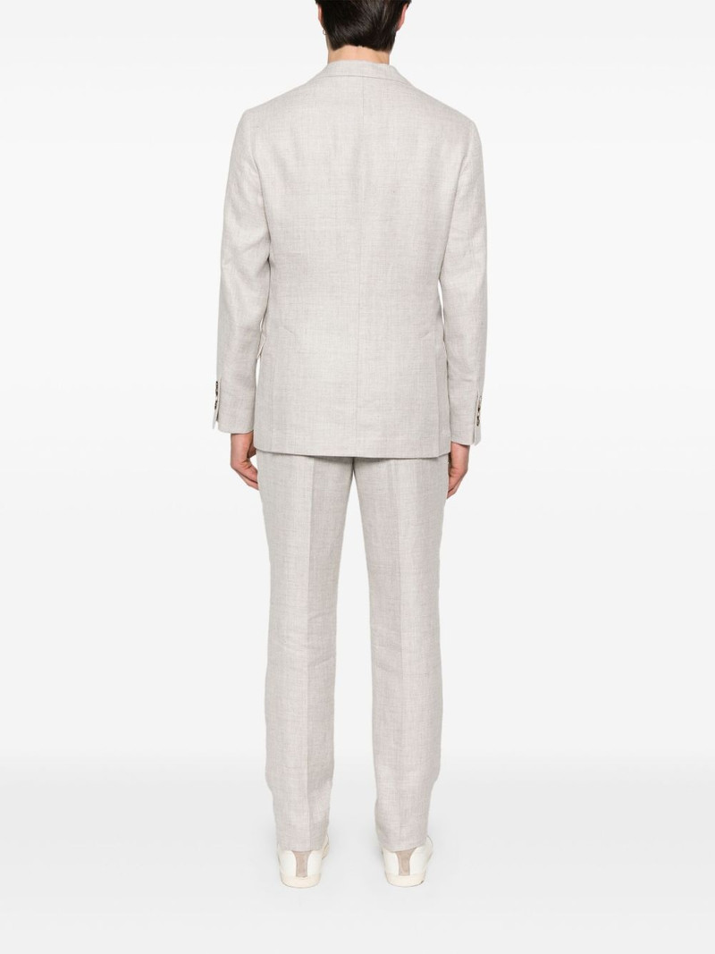 single-breasted suit 3