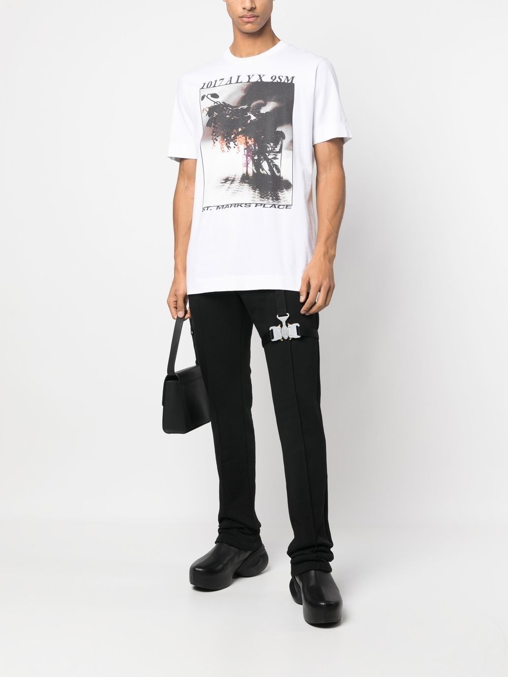 graphic-print short-sleeved T-shirt - 2
