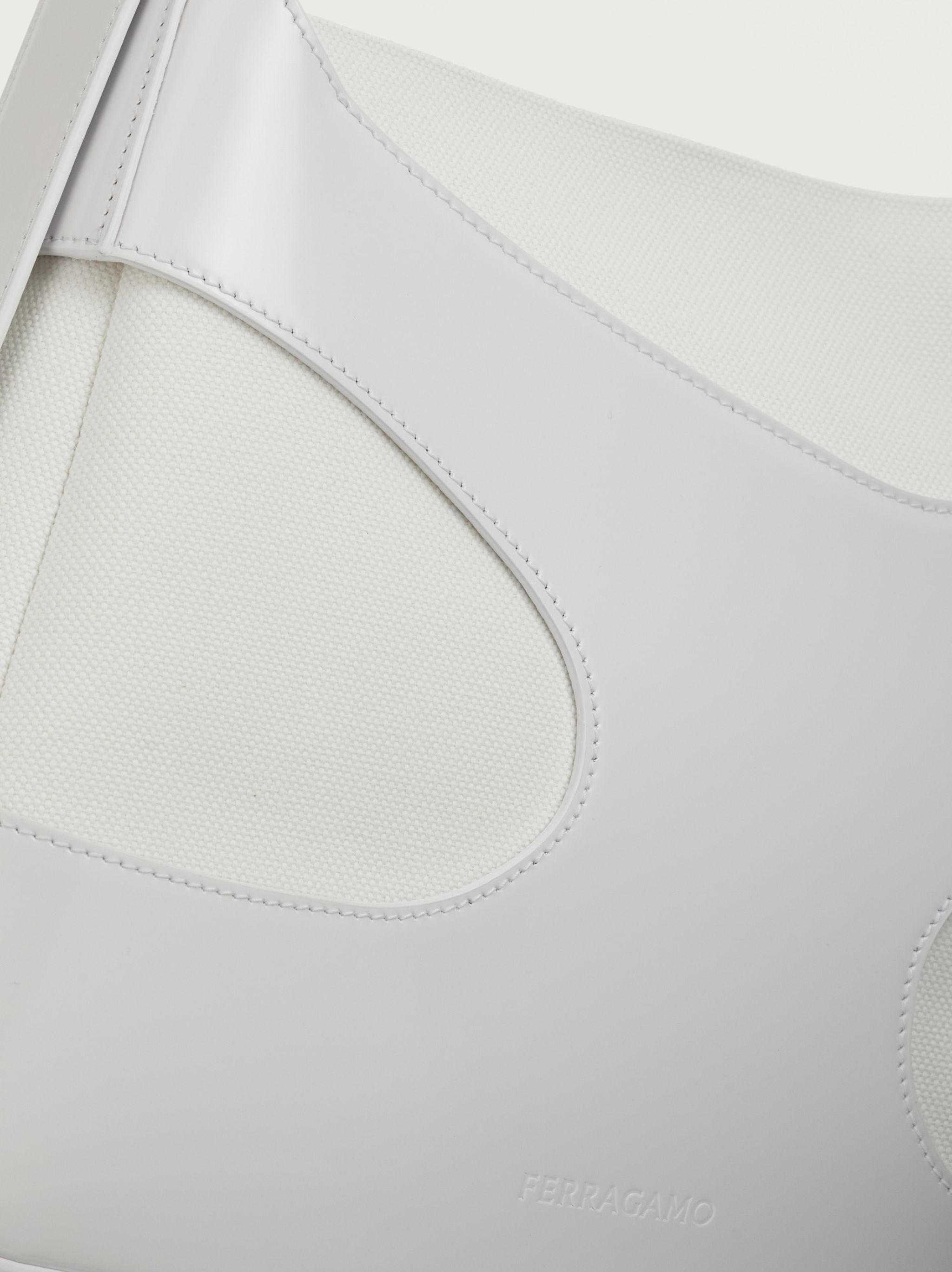 FERRAGAMO Shoulder bag with cut-out detailing (M) | REVERSIBLE