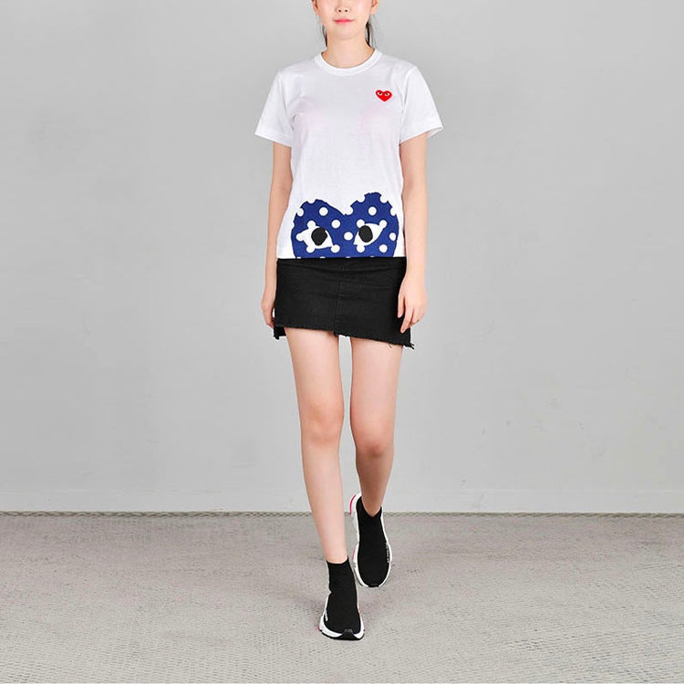 (WMNS) COMME des GARCONS PLAY Polka Dot Half Heart Tee 'White Blue' AZ-T235-051-1 - 4