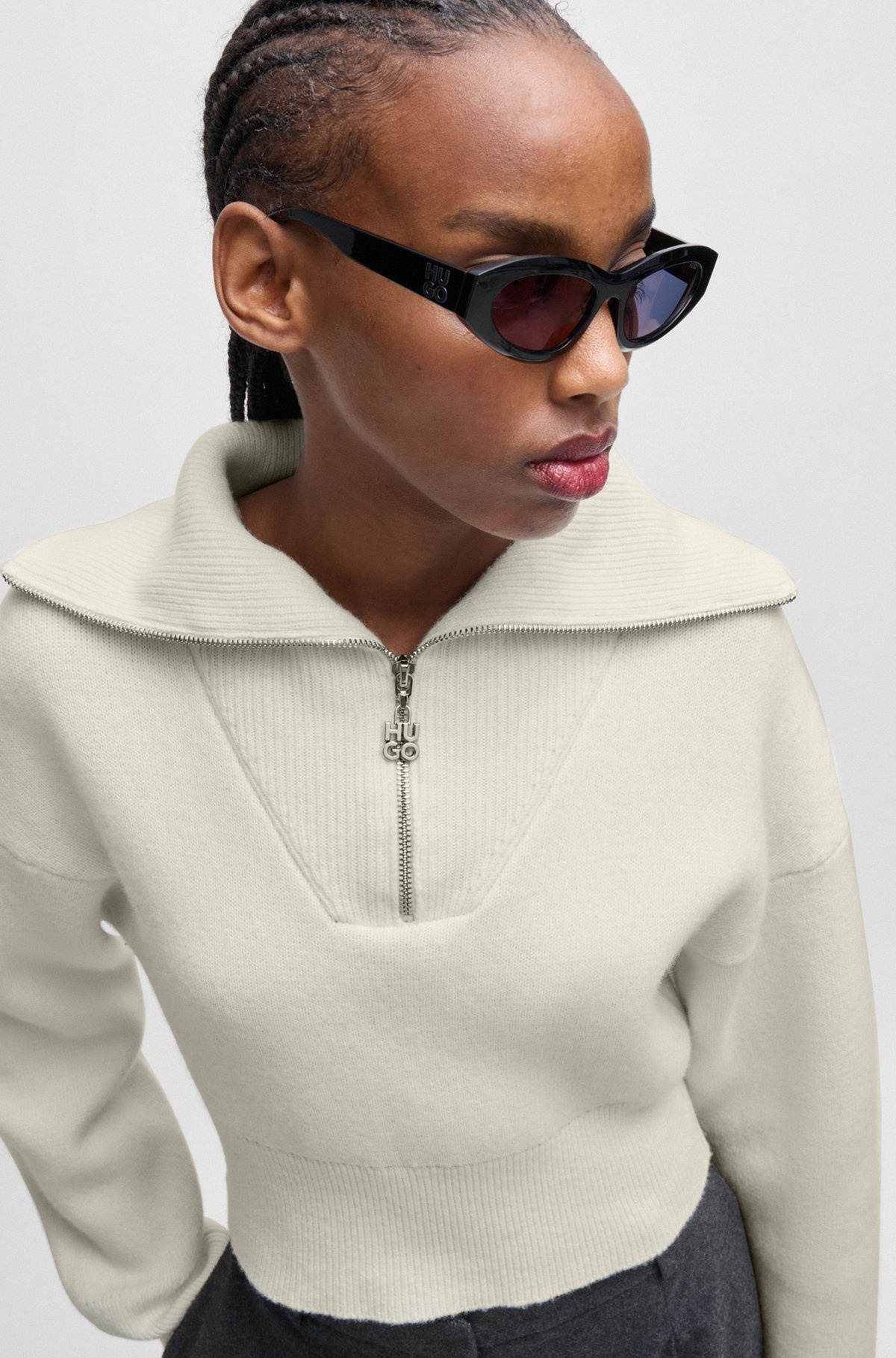 CROPPED SWEATER WITH STACKED-LOGO ZIP PULLER - 5