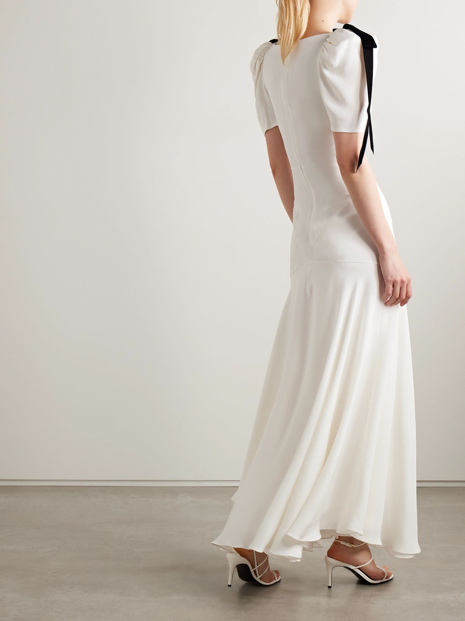 Velvet bow-embellished silk-crepe gown White - 3