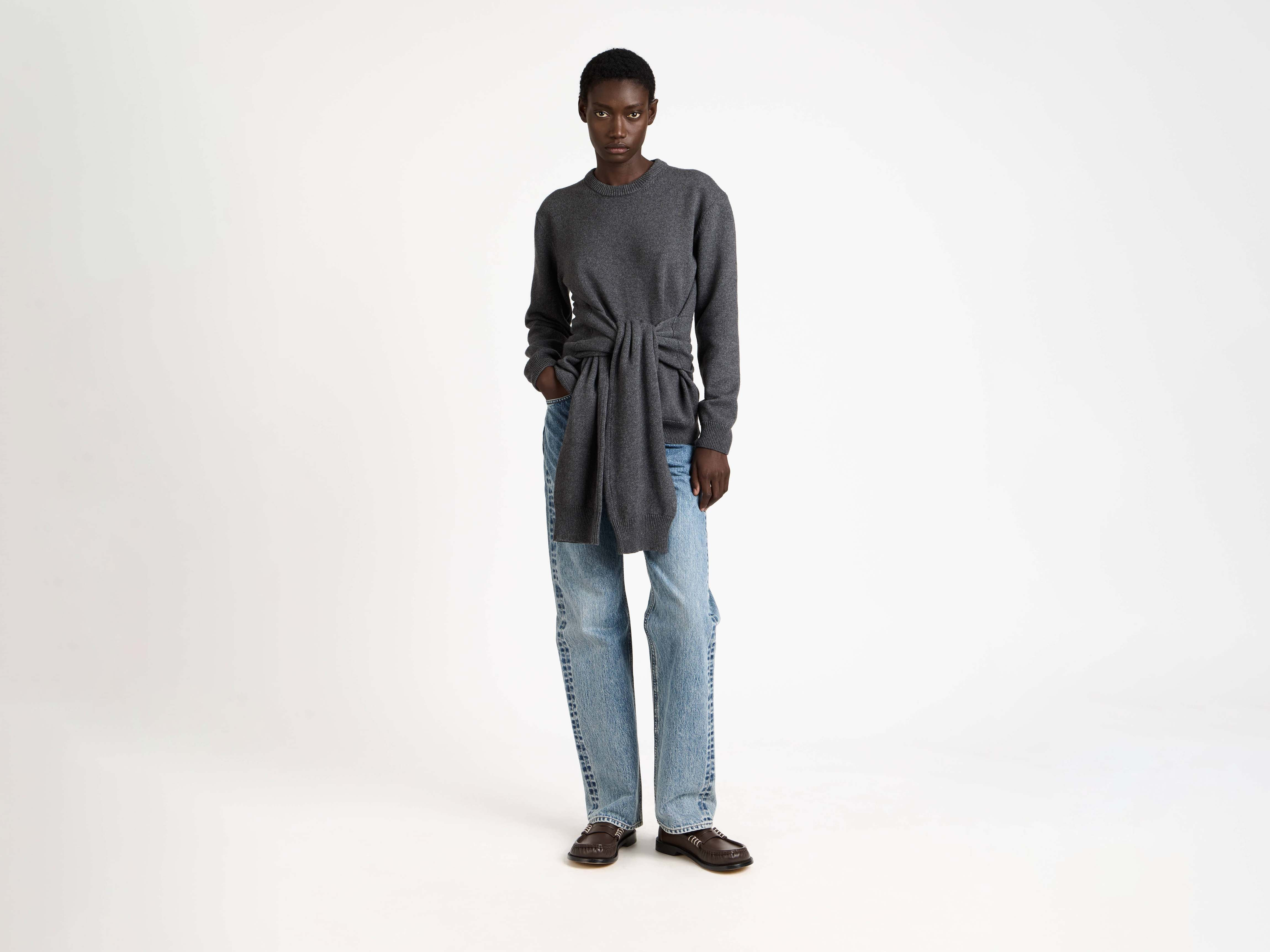 SLEEVE-TIE WAISTED JUMPER IN CHARCOAL MELANGE - 2
