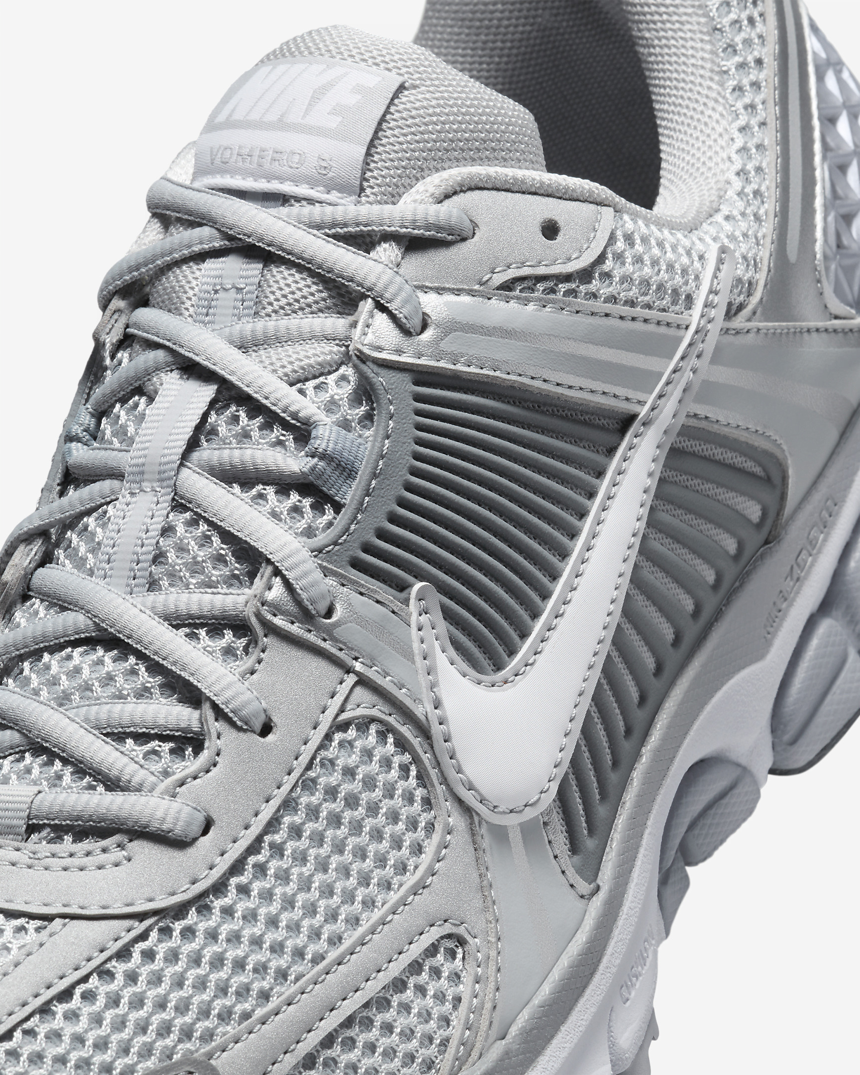 Nike Zoom Vomero 5 Men's Shoes - 7