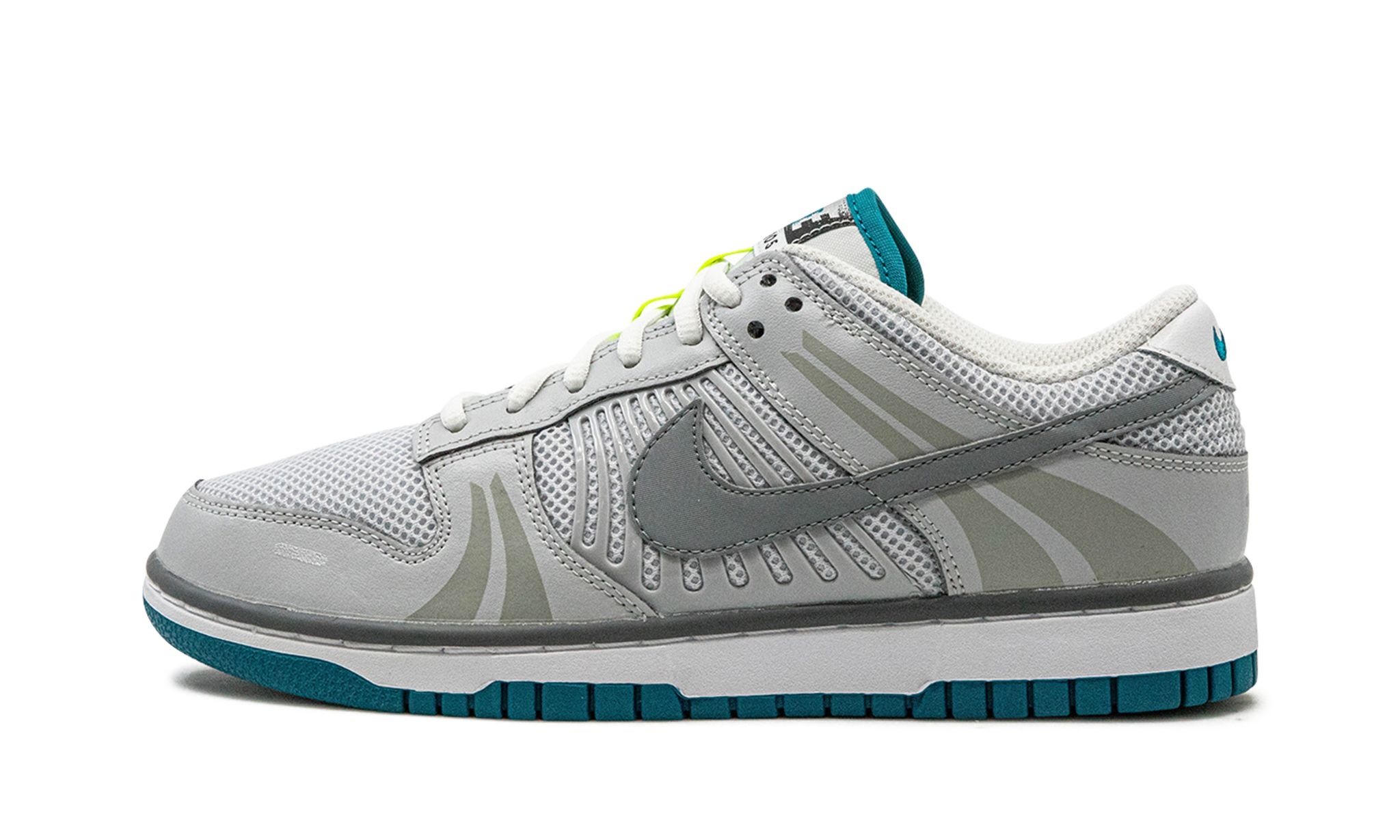 Nike Dunk Low SE WMNS "Vemero Grey Fog Particle Grey" - 1