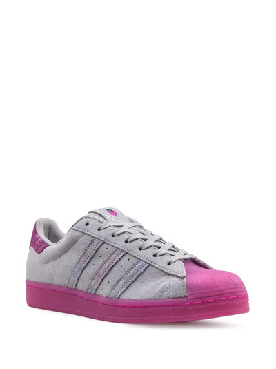 adidas Superstar low-top sneakers outlook