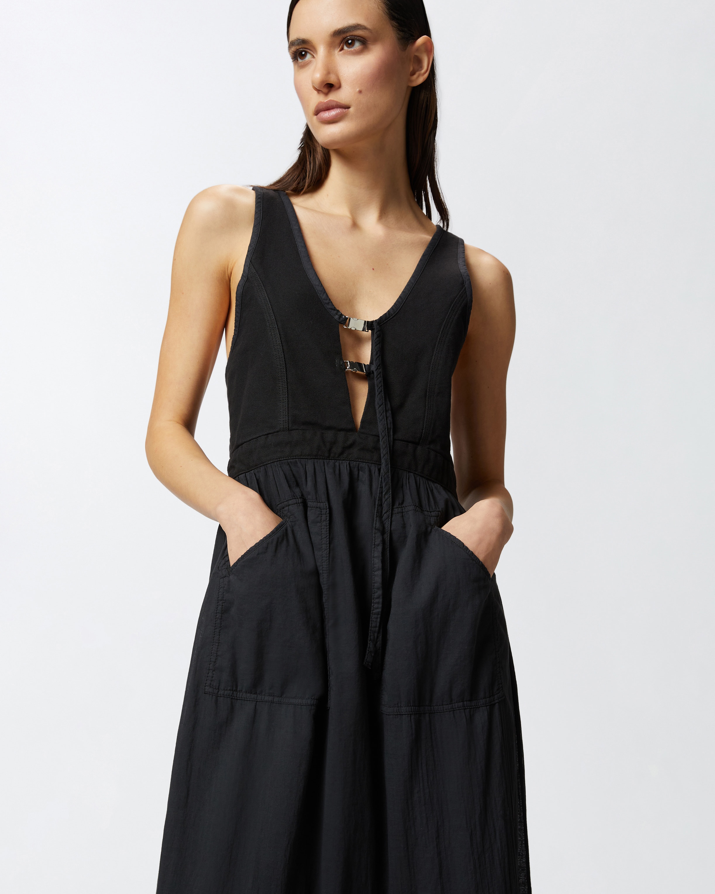 LONG SLEEVELESS COTTON DRESS WITH NECKLINE - 5