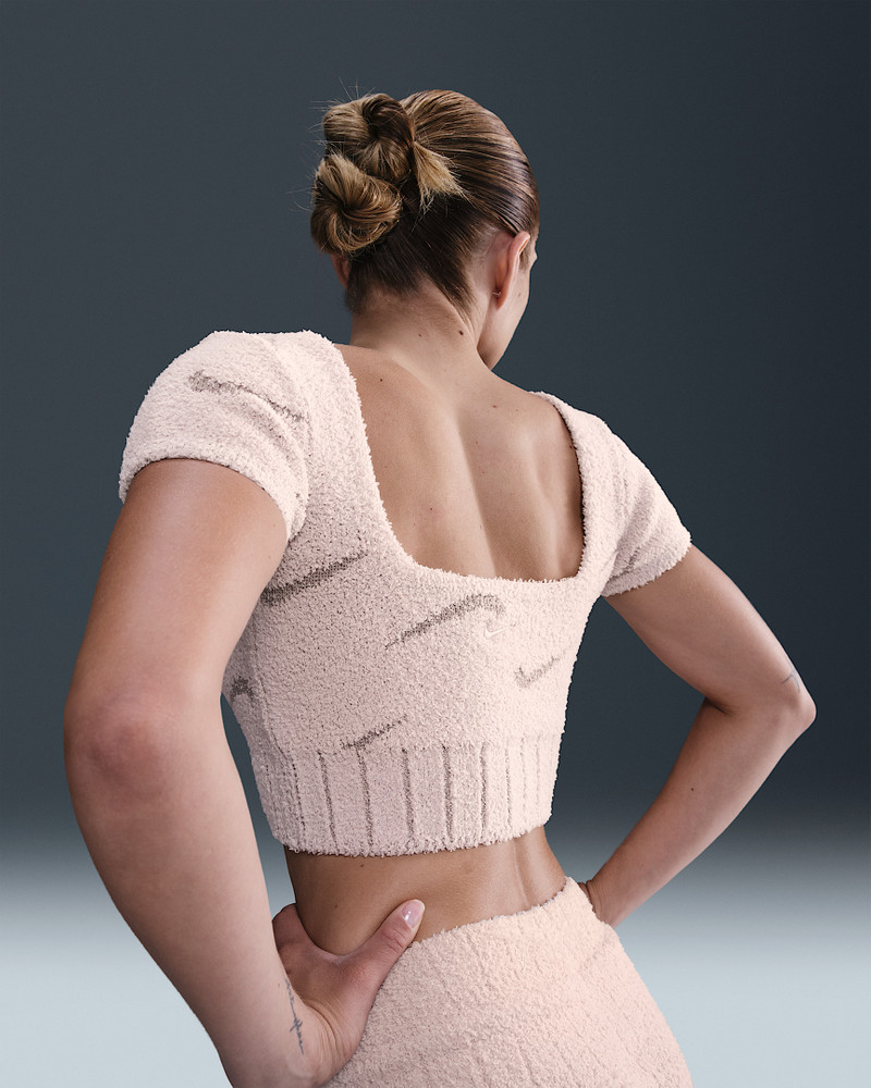 Nike Nike Sportswear Phoenix Cozy Bouclé Women's Slim Short-Sleeve Cropped Knit Top outlook