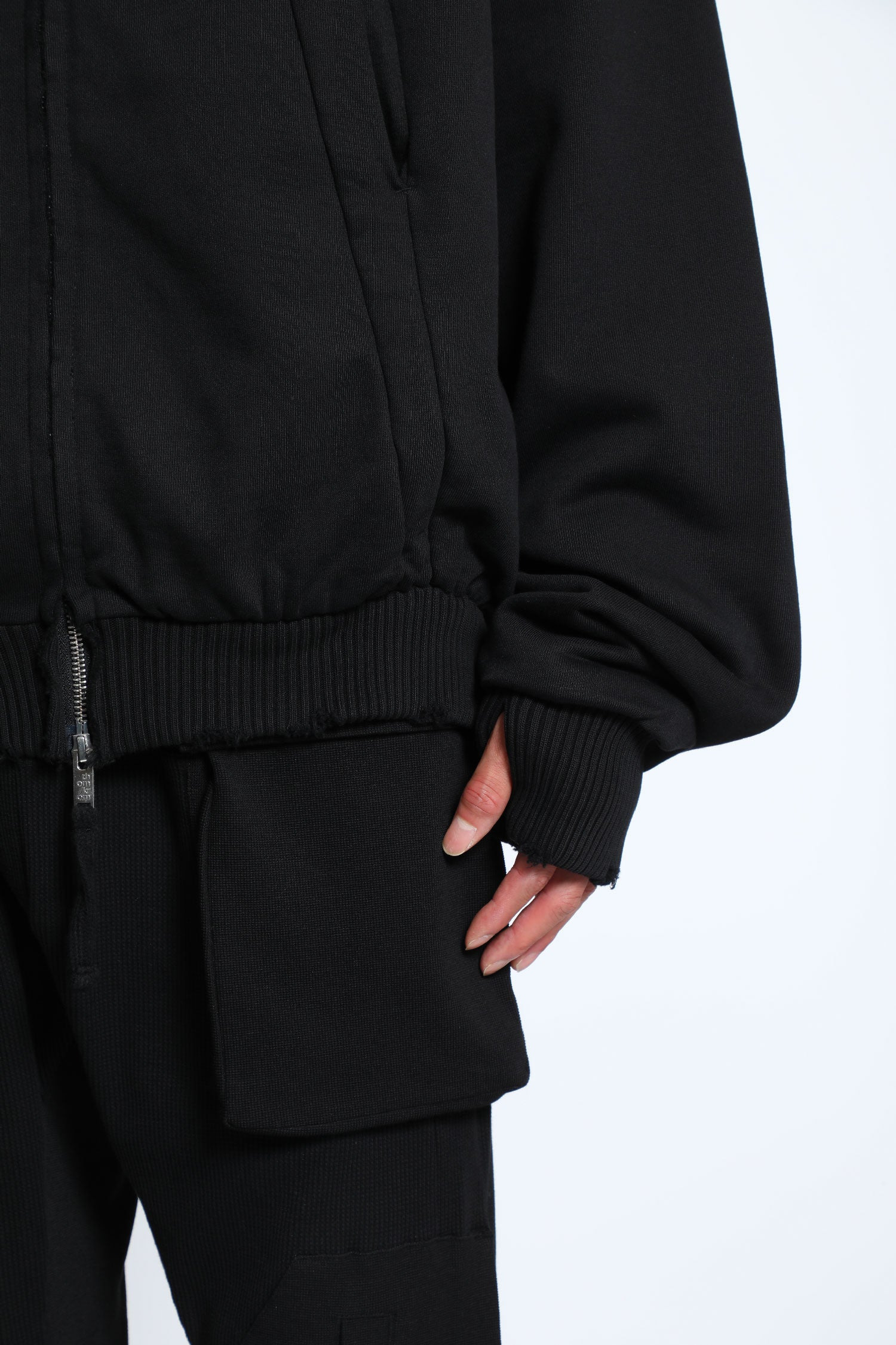 Zip-up Hoodie With Hand Gaiters - 5