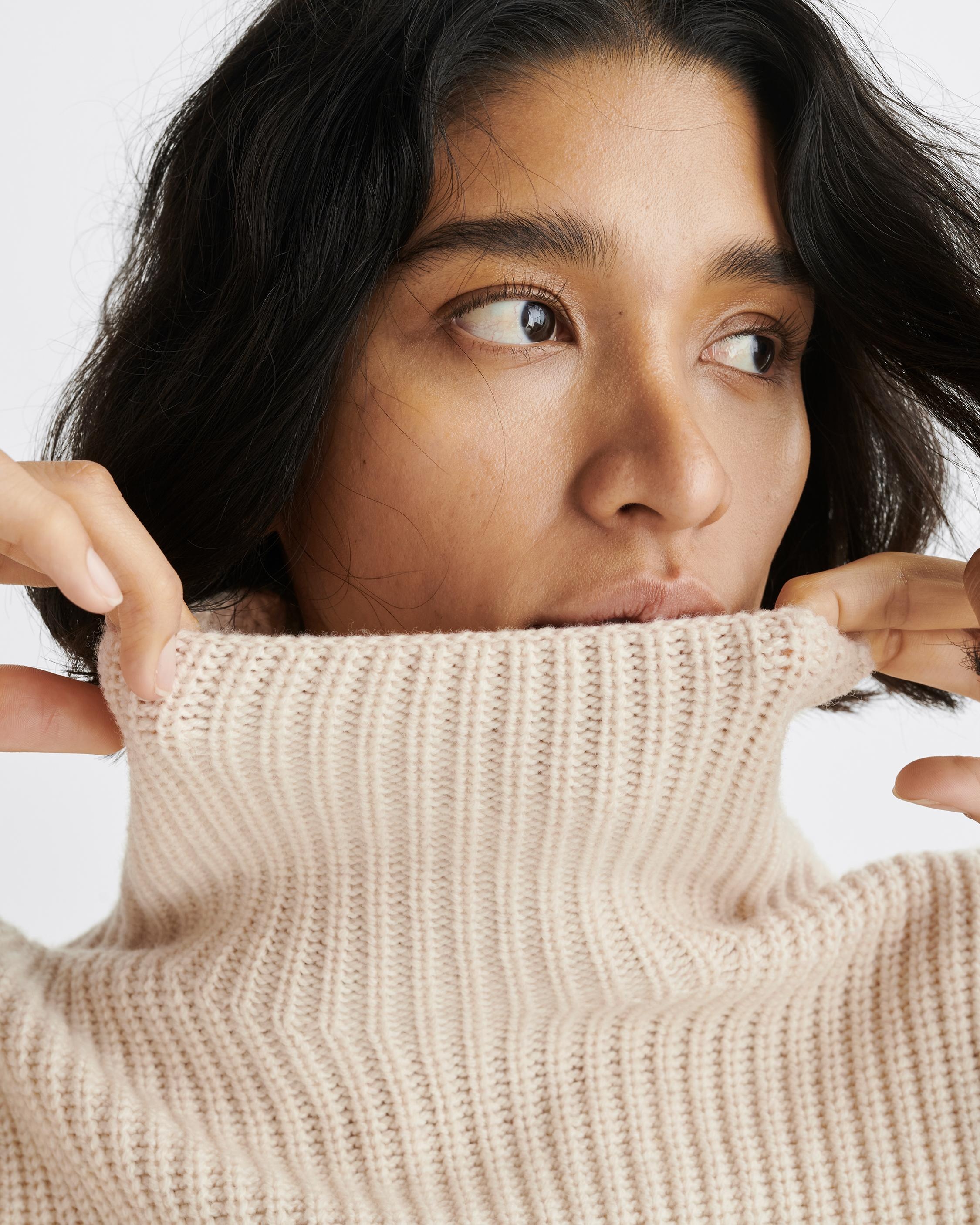 Connie Wool Turtleneck
Oversized Fit - 7