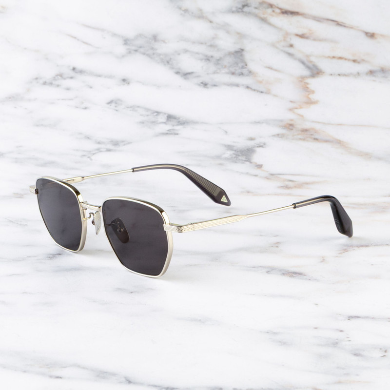 CUTLER AND GROSS BREITLING LÉMAN 0001 SQUARE SUNGLASSES outlook