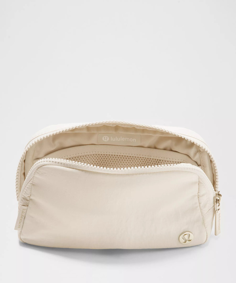 Everywhere Belt Bag with Long Strap 1L 5