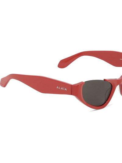 Alaïa Cat-Eye Sunglasses Red outlook