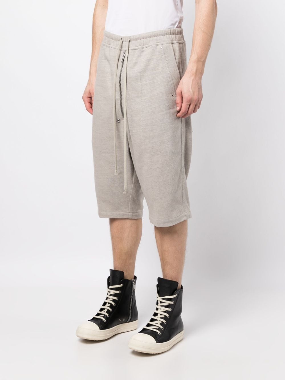 eyelet-detailing drop-crotch shorts - 3
