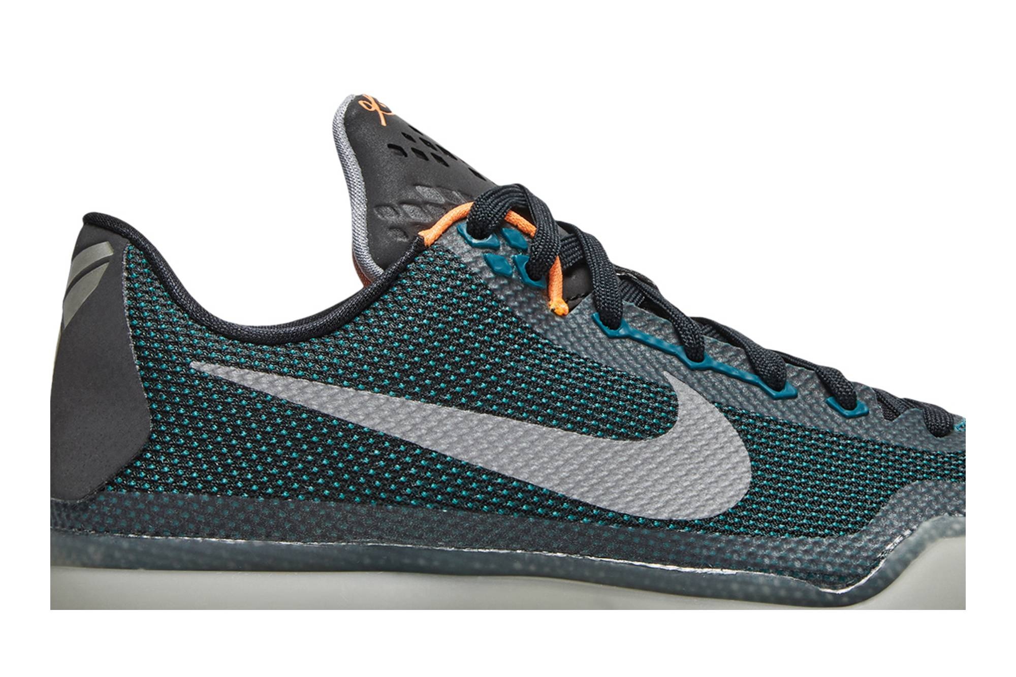 Kobe 10 'Flight' - 2