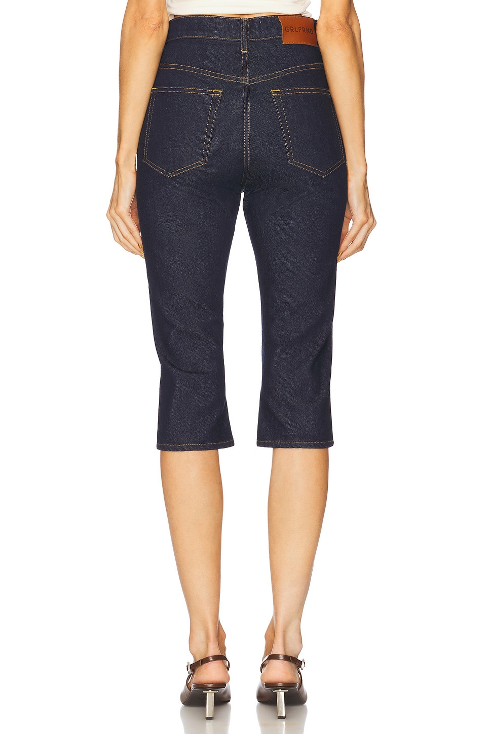 Zoe Capri - 4