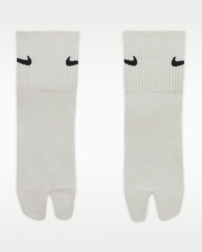 Nike Nike Everyday Plus Lightweight Ankle Split-Toe Socks outlook
