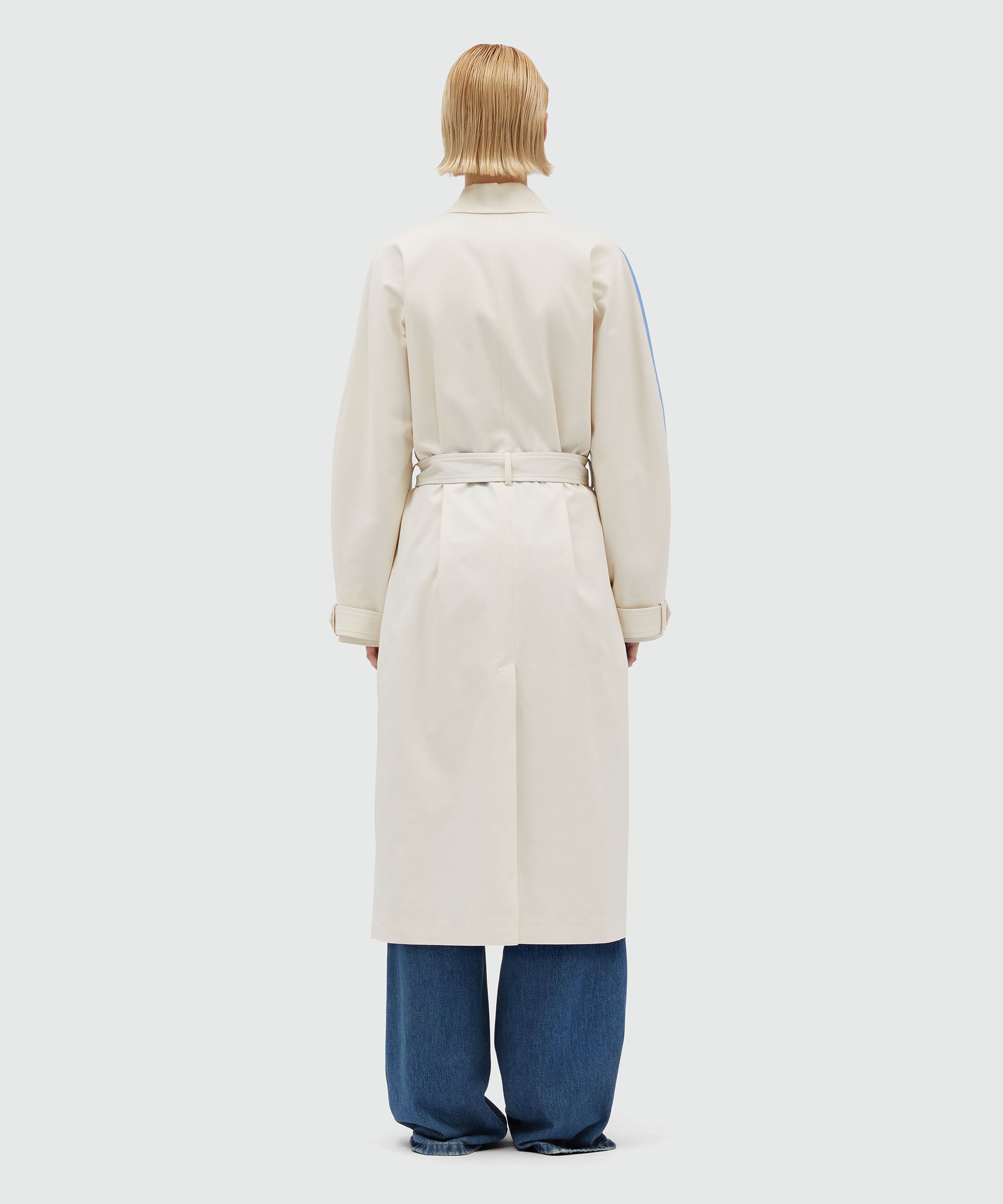 Gabardine trench coat with "Waves" motif - 3