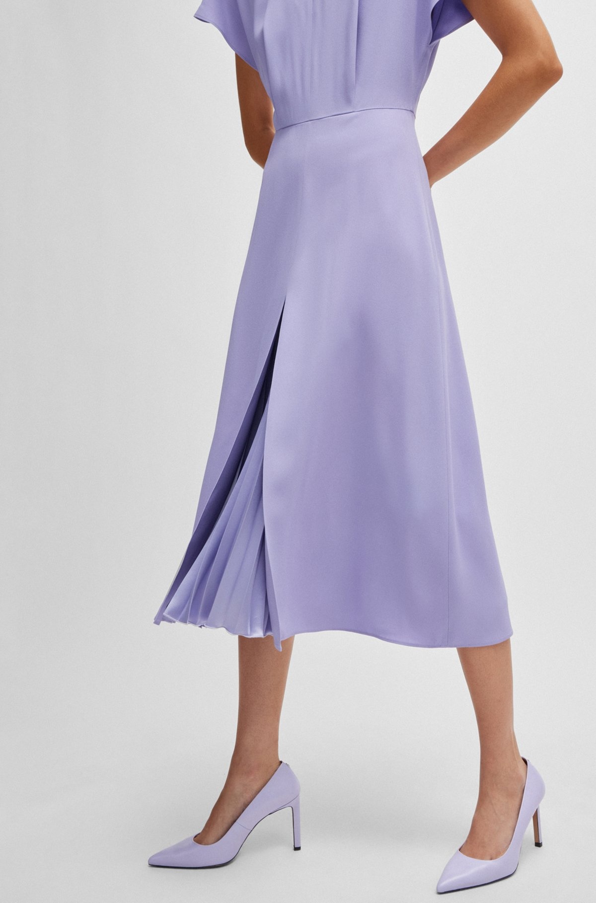 KEYHOLE-NECKLINE DRESS WITH PLISSÉ INSERT - 6
