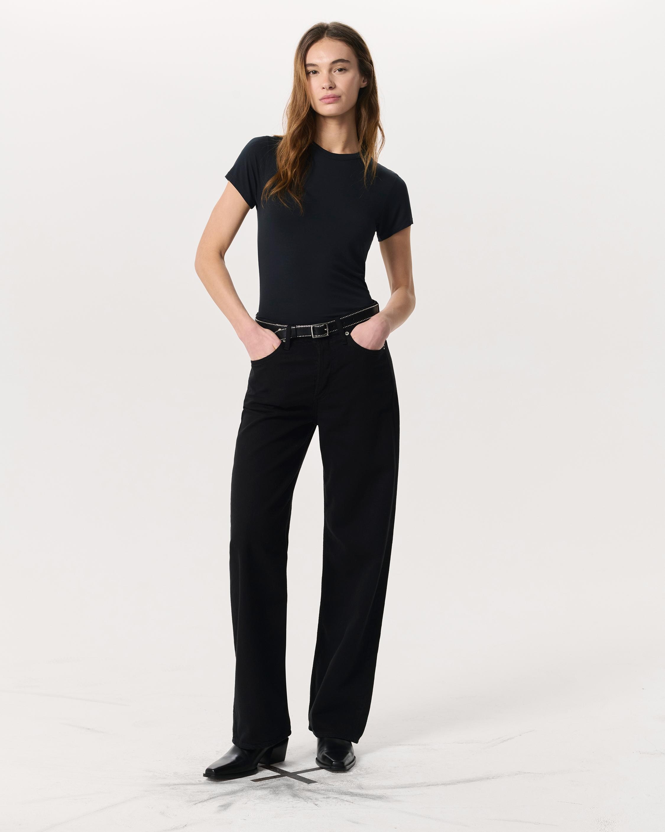 Featherweight Logan Wide-Leg - Black
Mid-Rise Featherweight Jean - 2